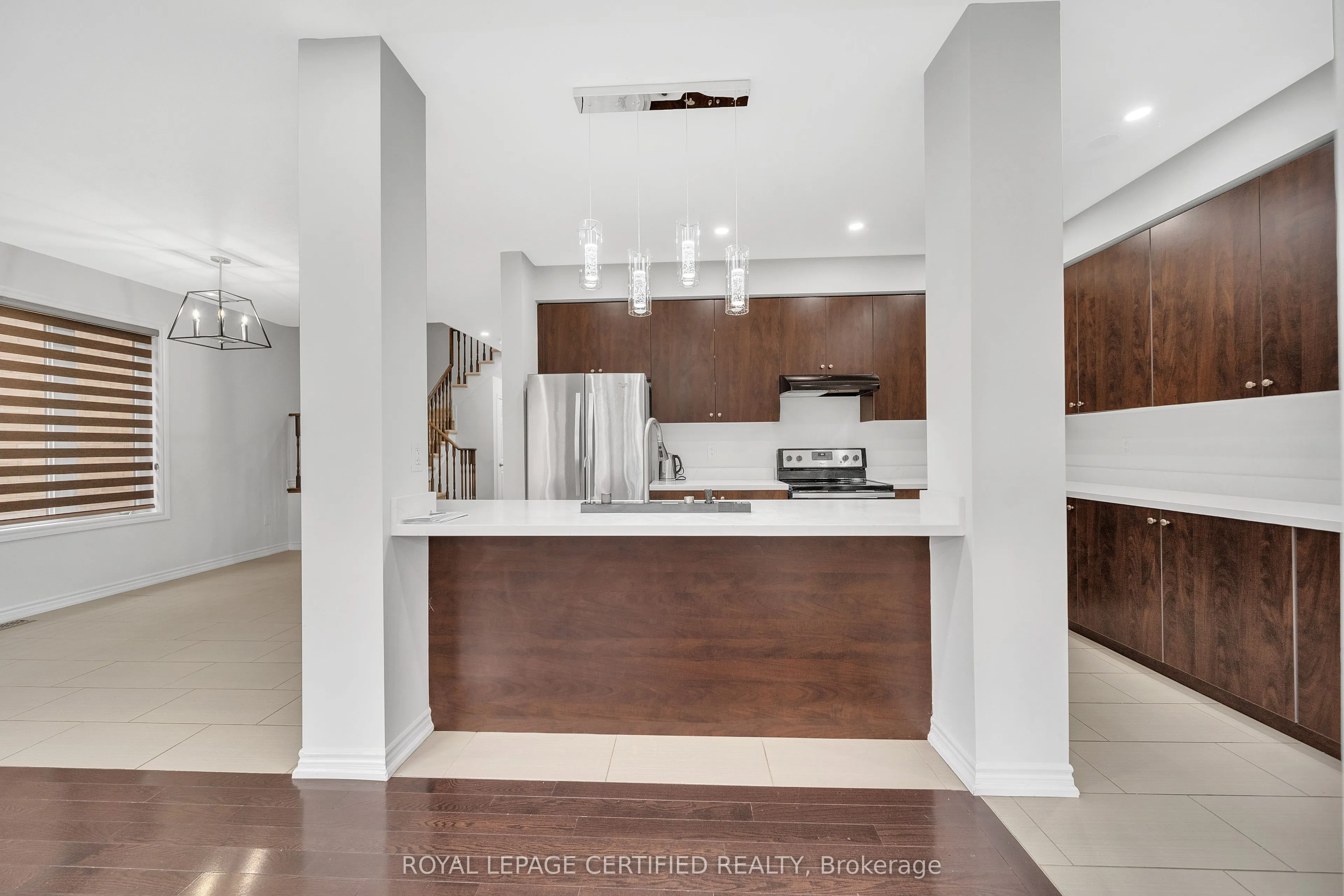 17 Arnold Marshall Boulevard