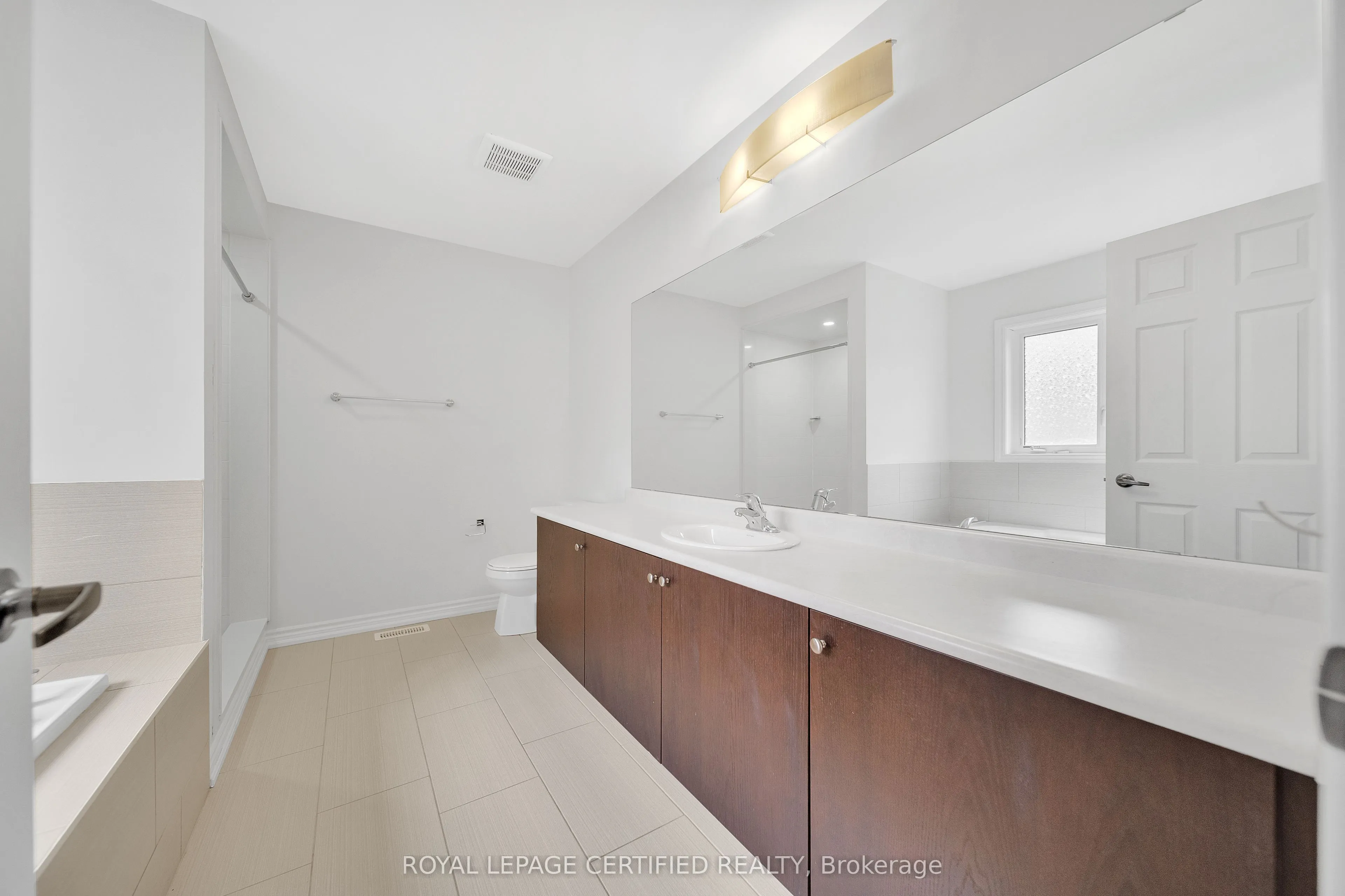 17 Arnold Marshall Boulevard