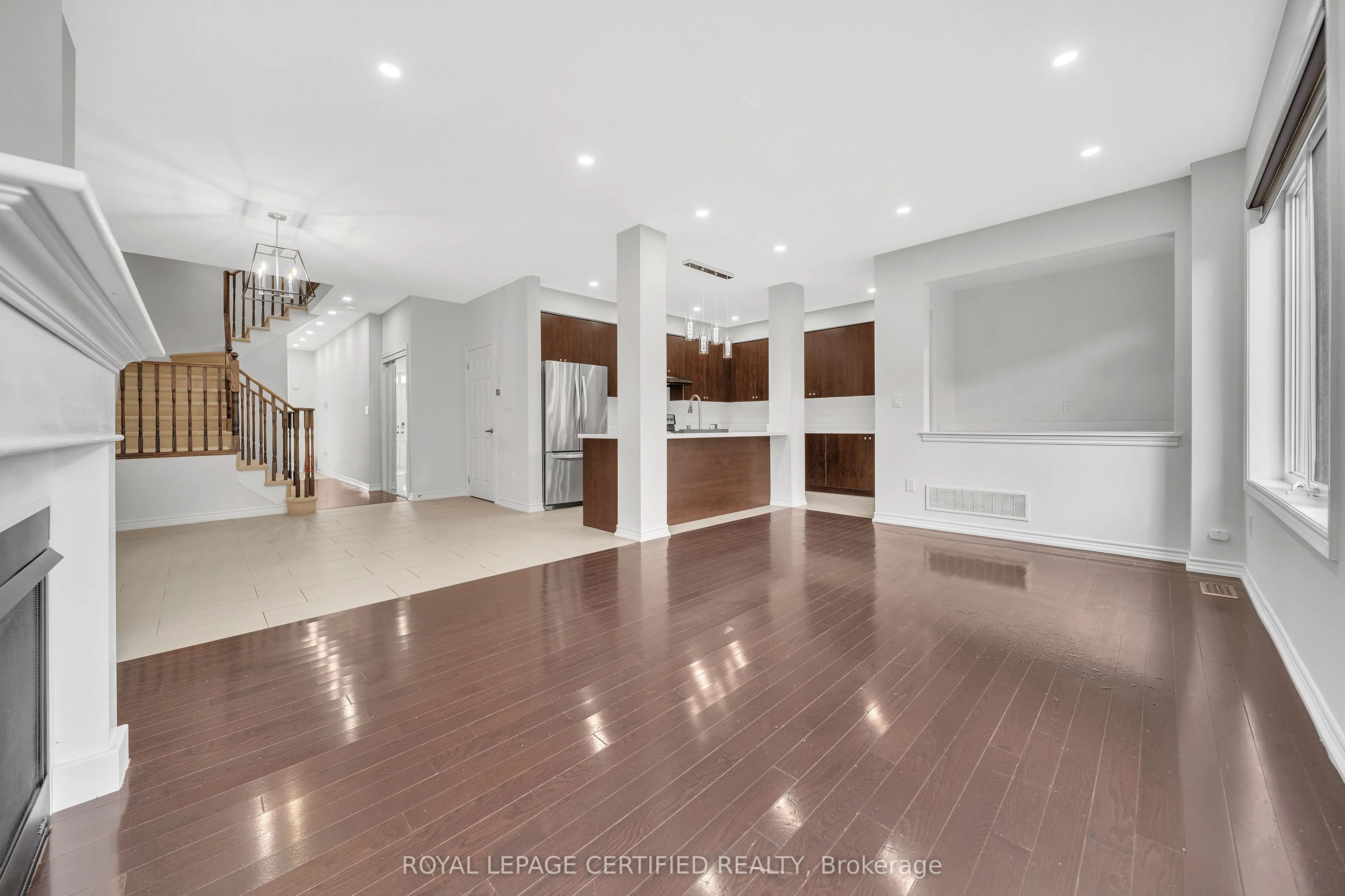 17 Arnold Marshall Boulevard