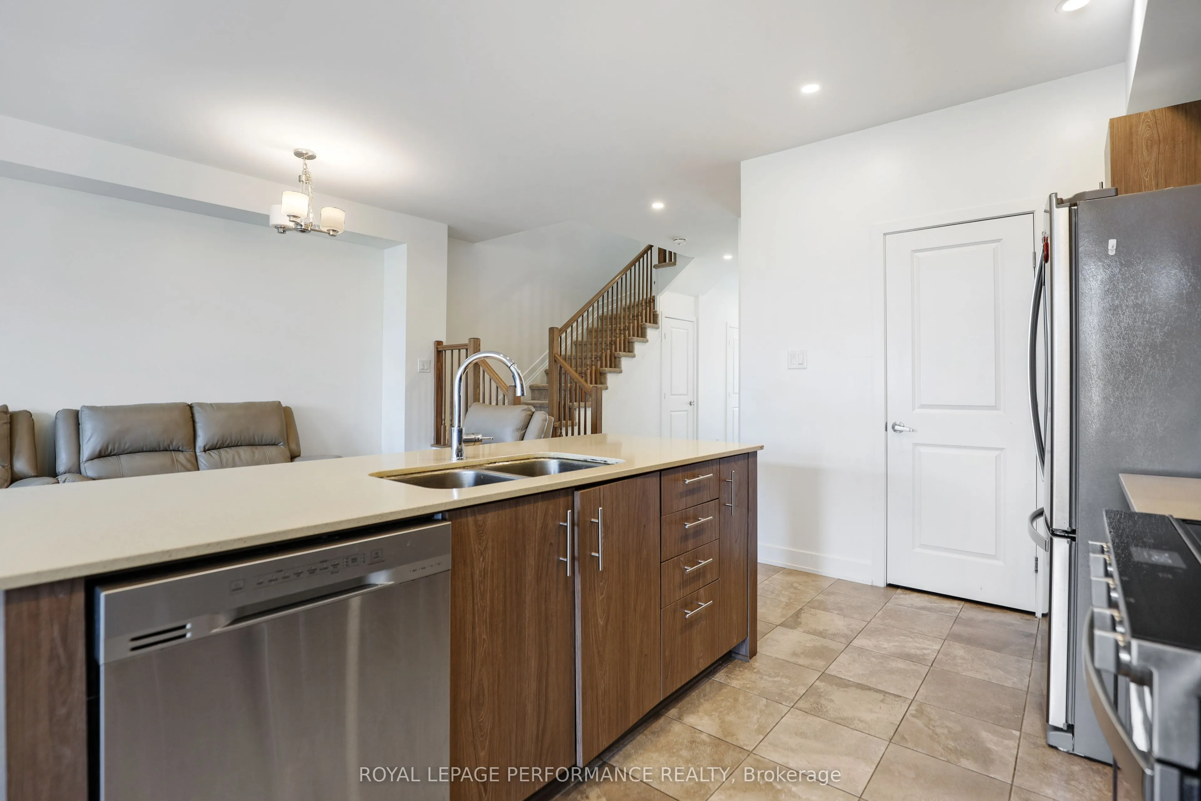 471 FERNSIDE Street