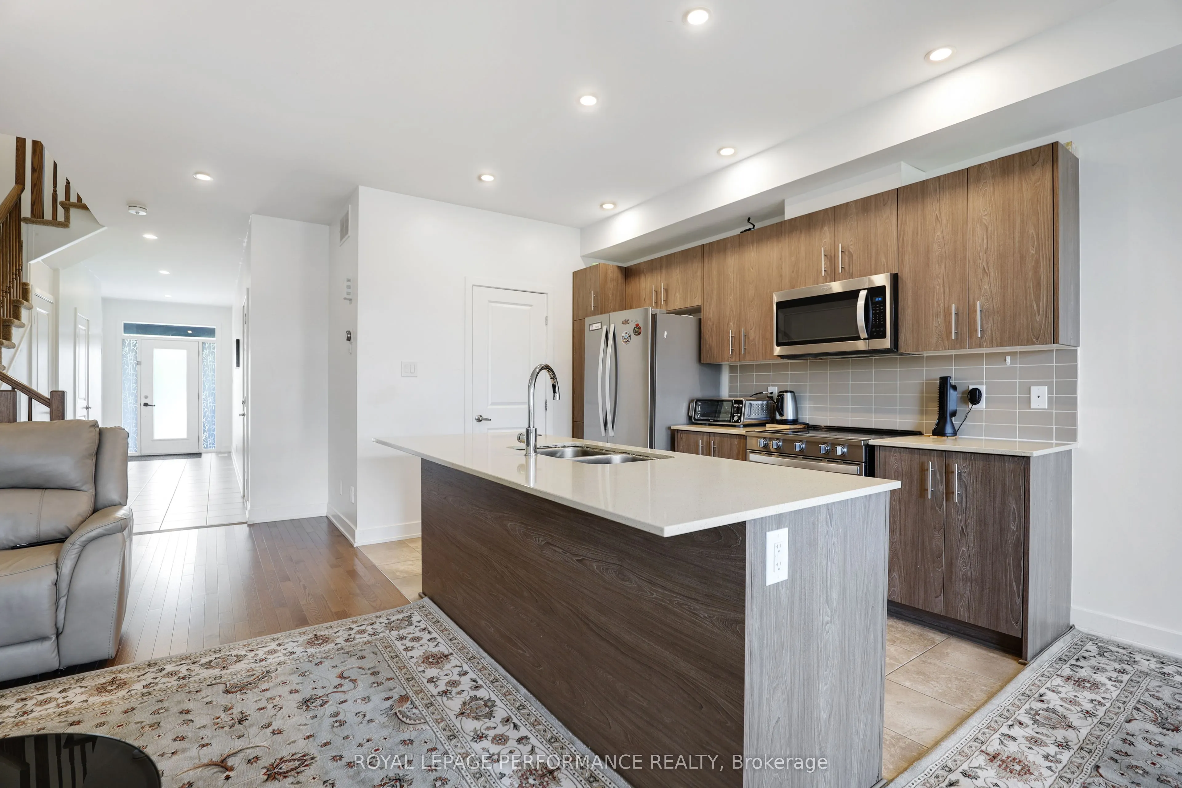 471 FERNSIDE Street
