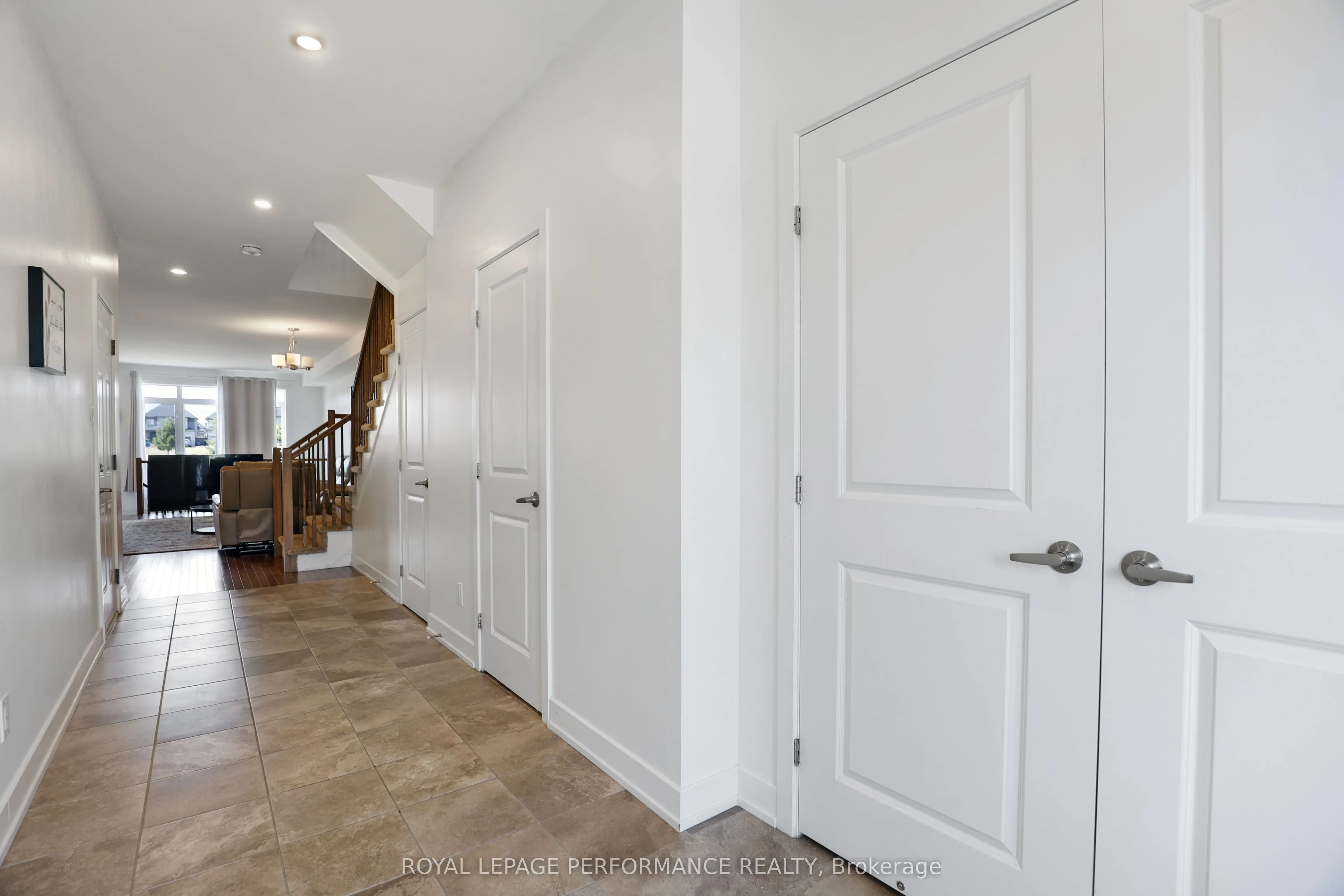 471 FERNSIDE Street