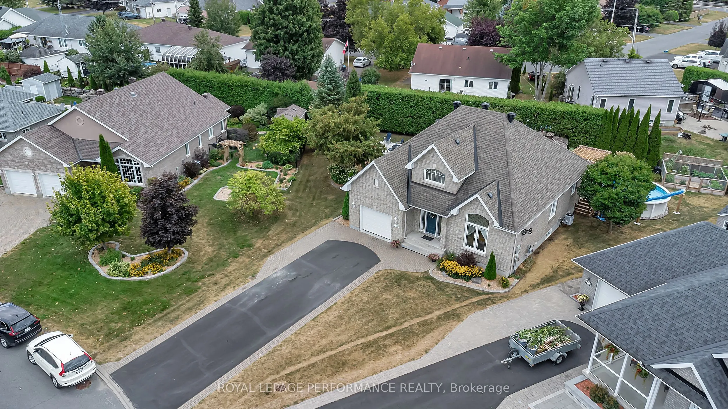 760 Levesque Crescent