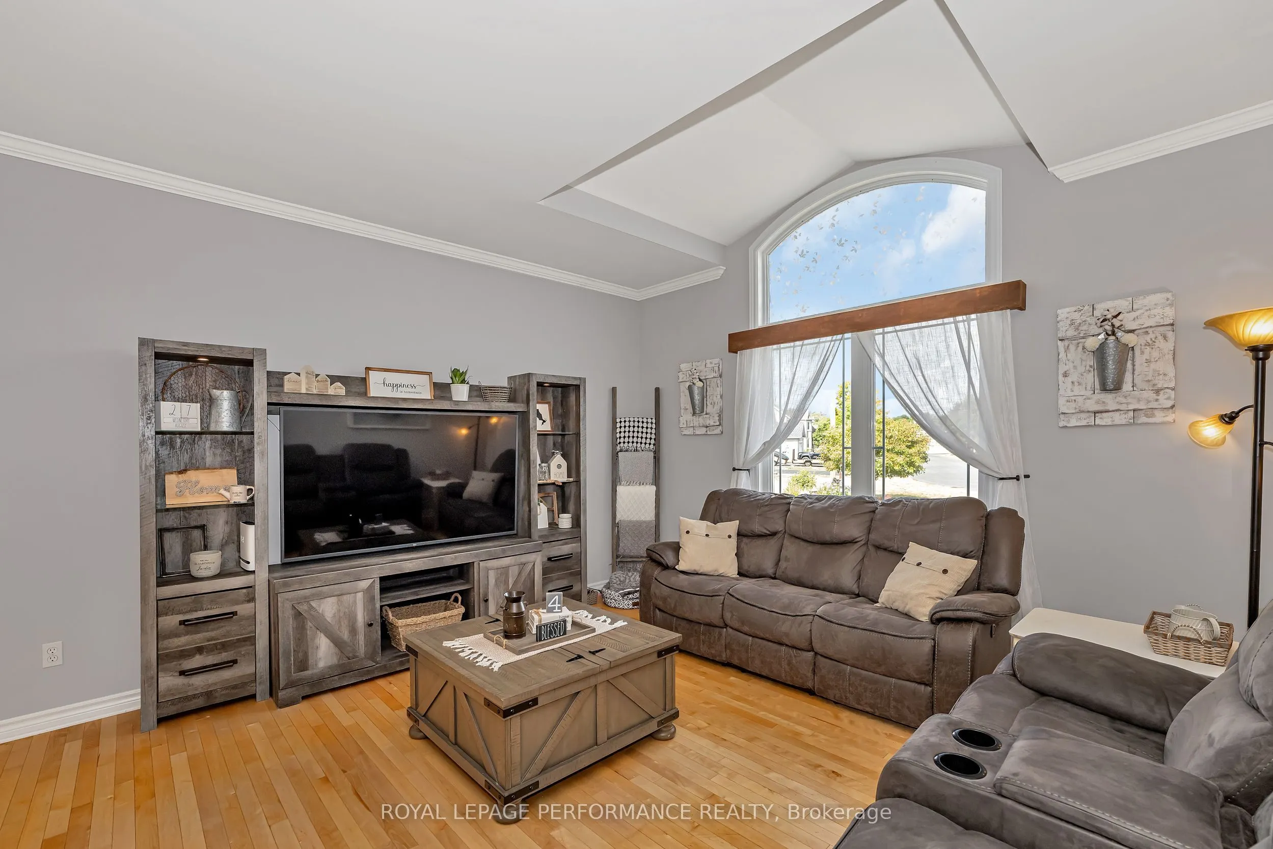 760 Levesque Crescent