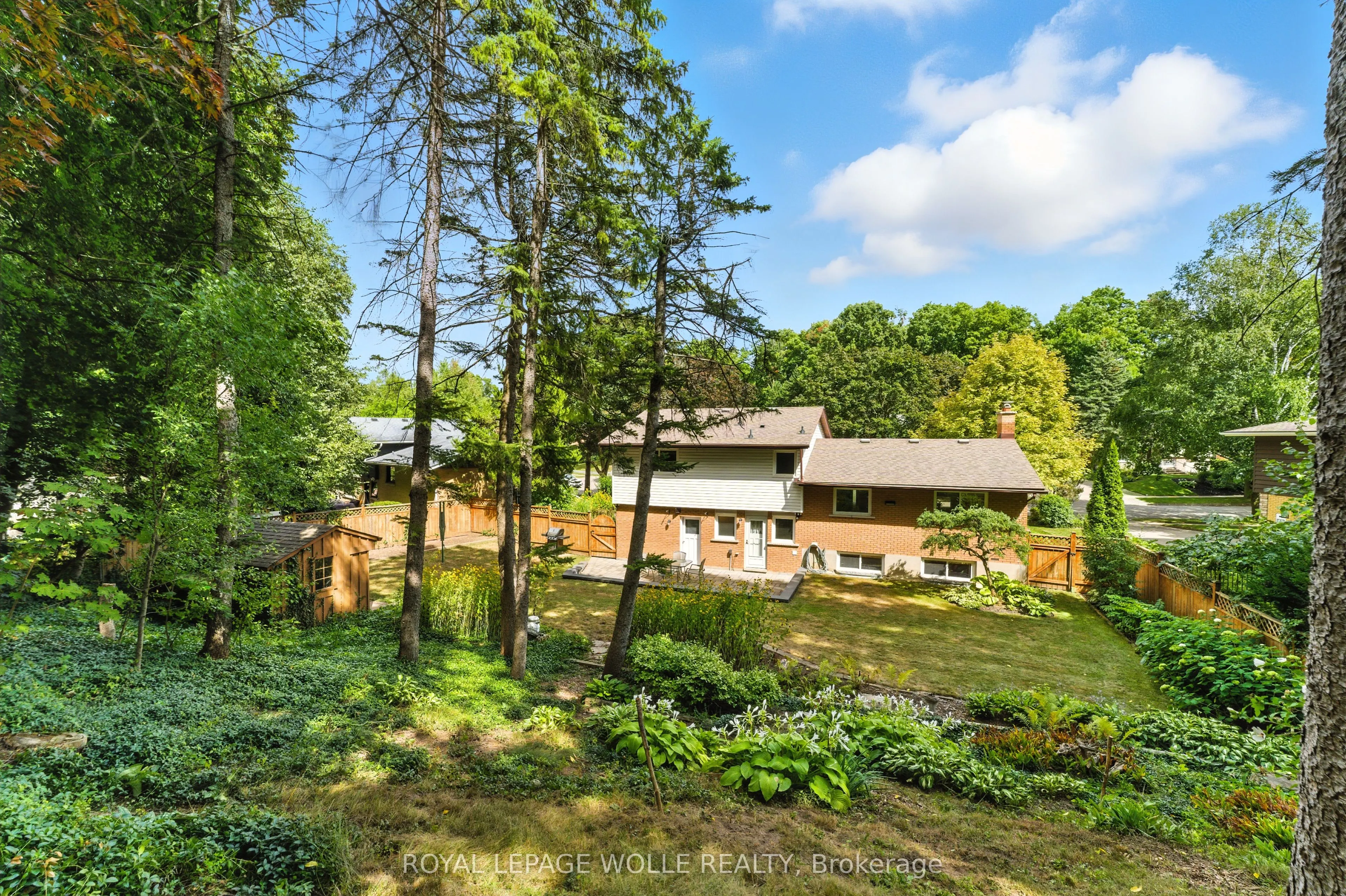 33 Shadywood Crescent