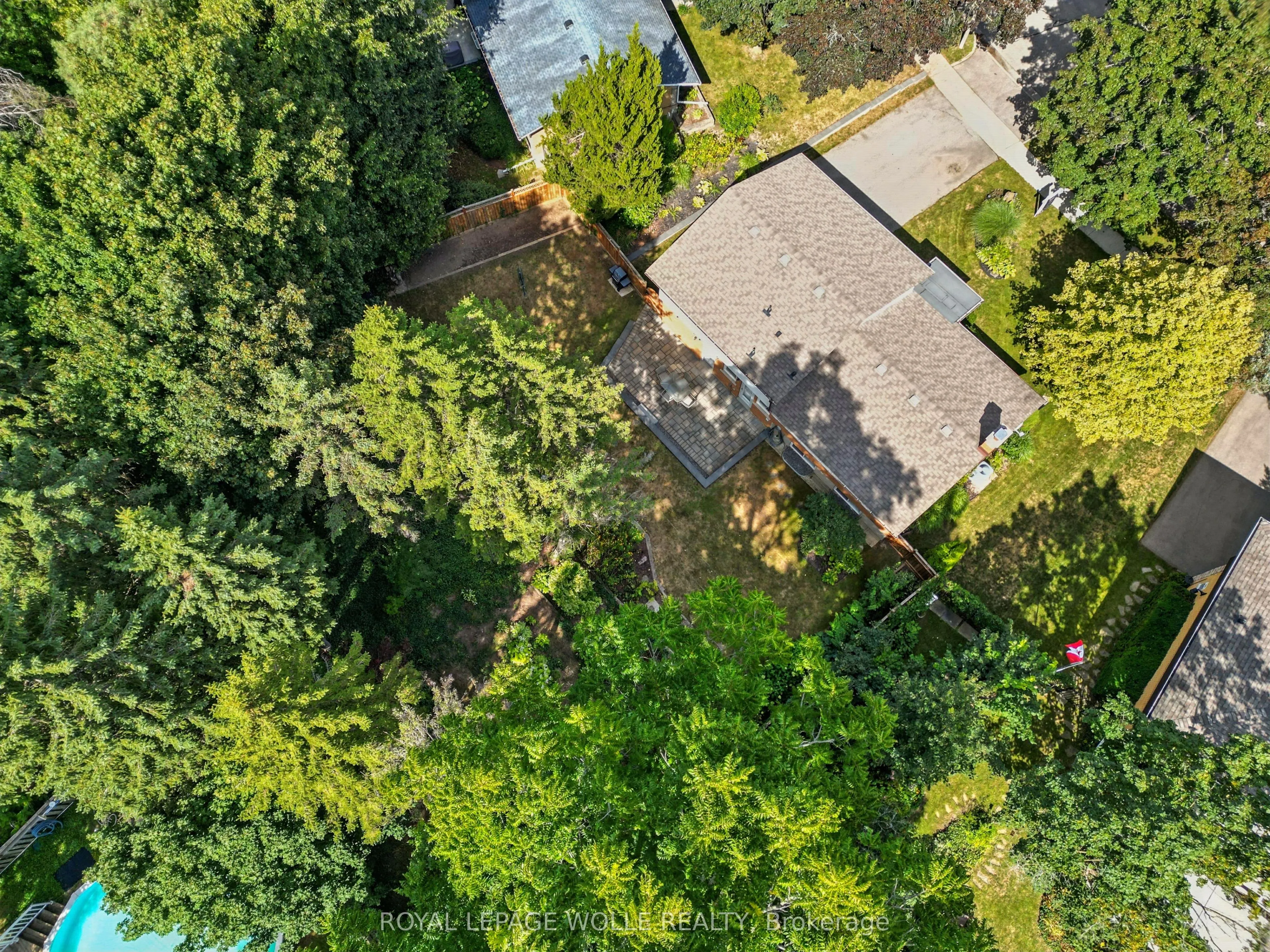 33 Shadywood Crescent