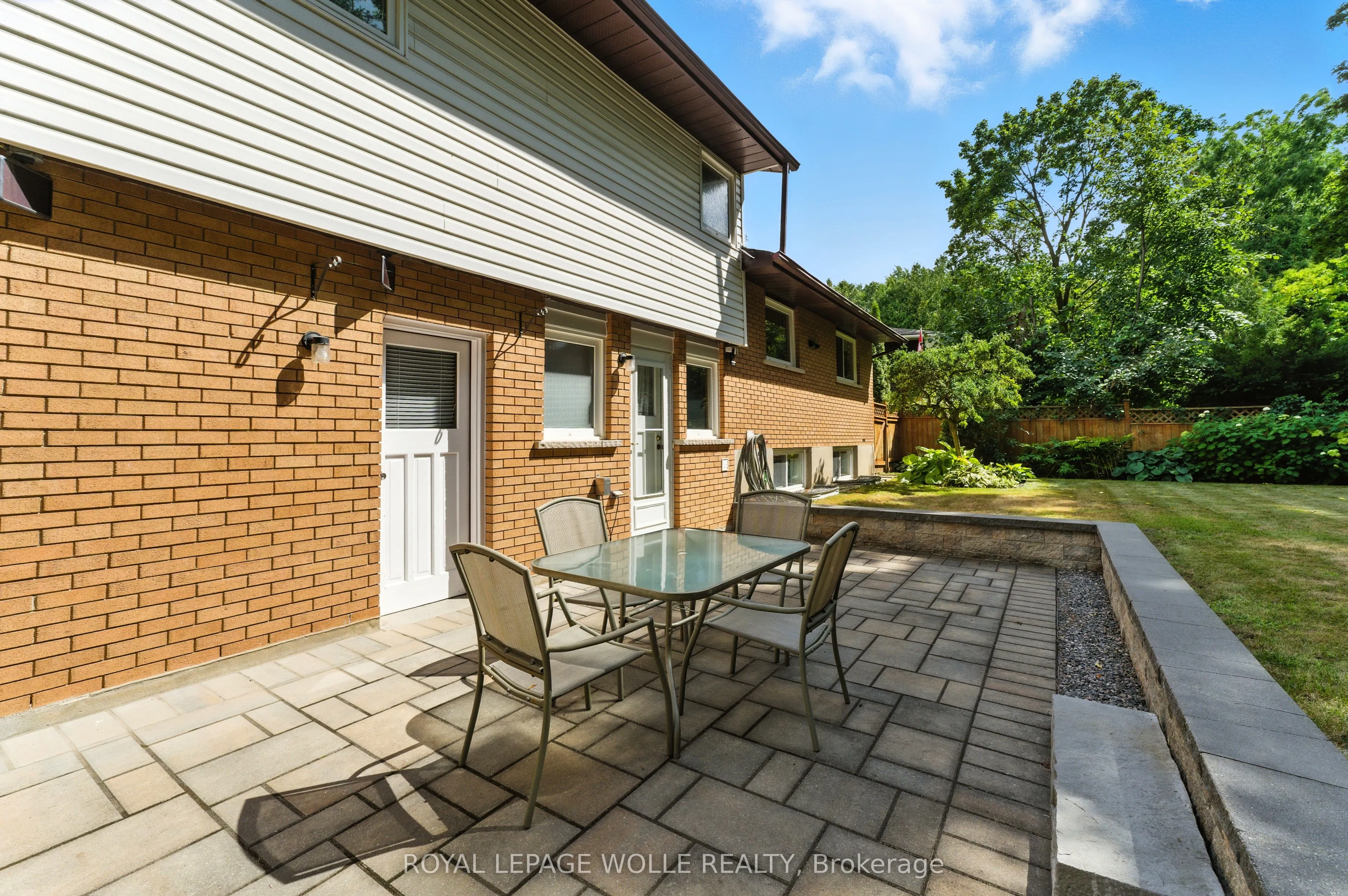 33 Shadywood Crescent