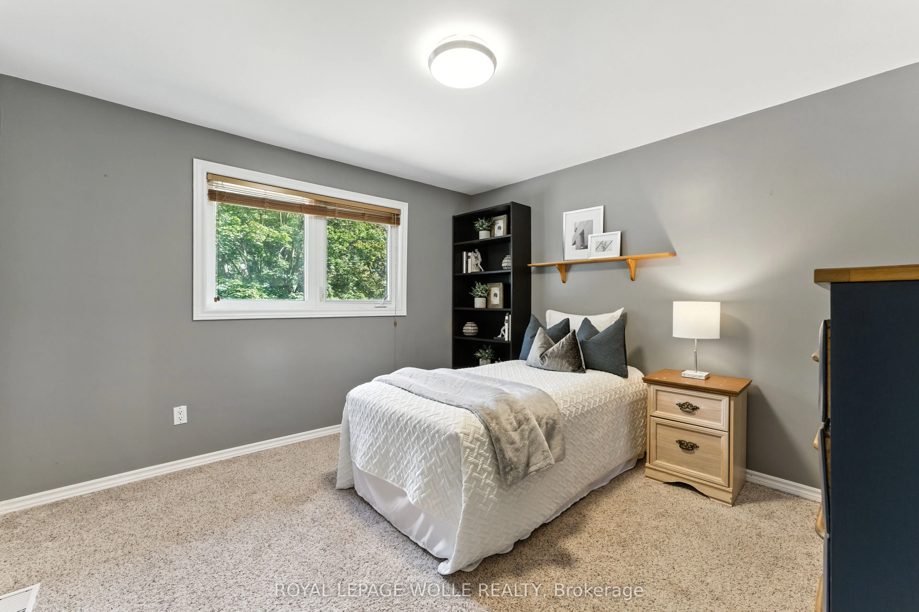 33 Shadywood Crescent