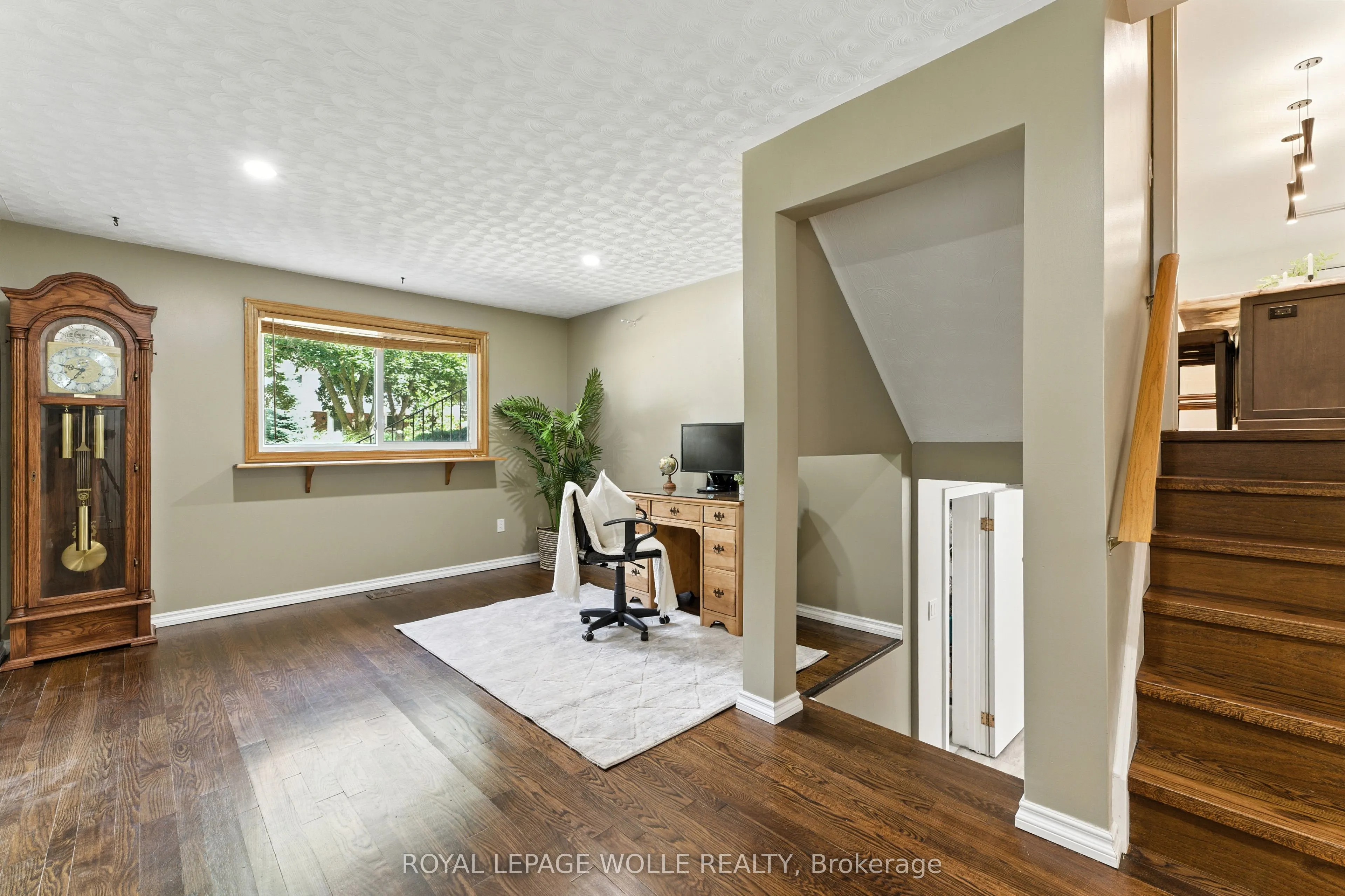 33 Shadywood Crescent