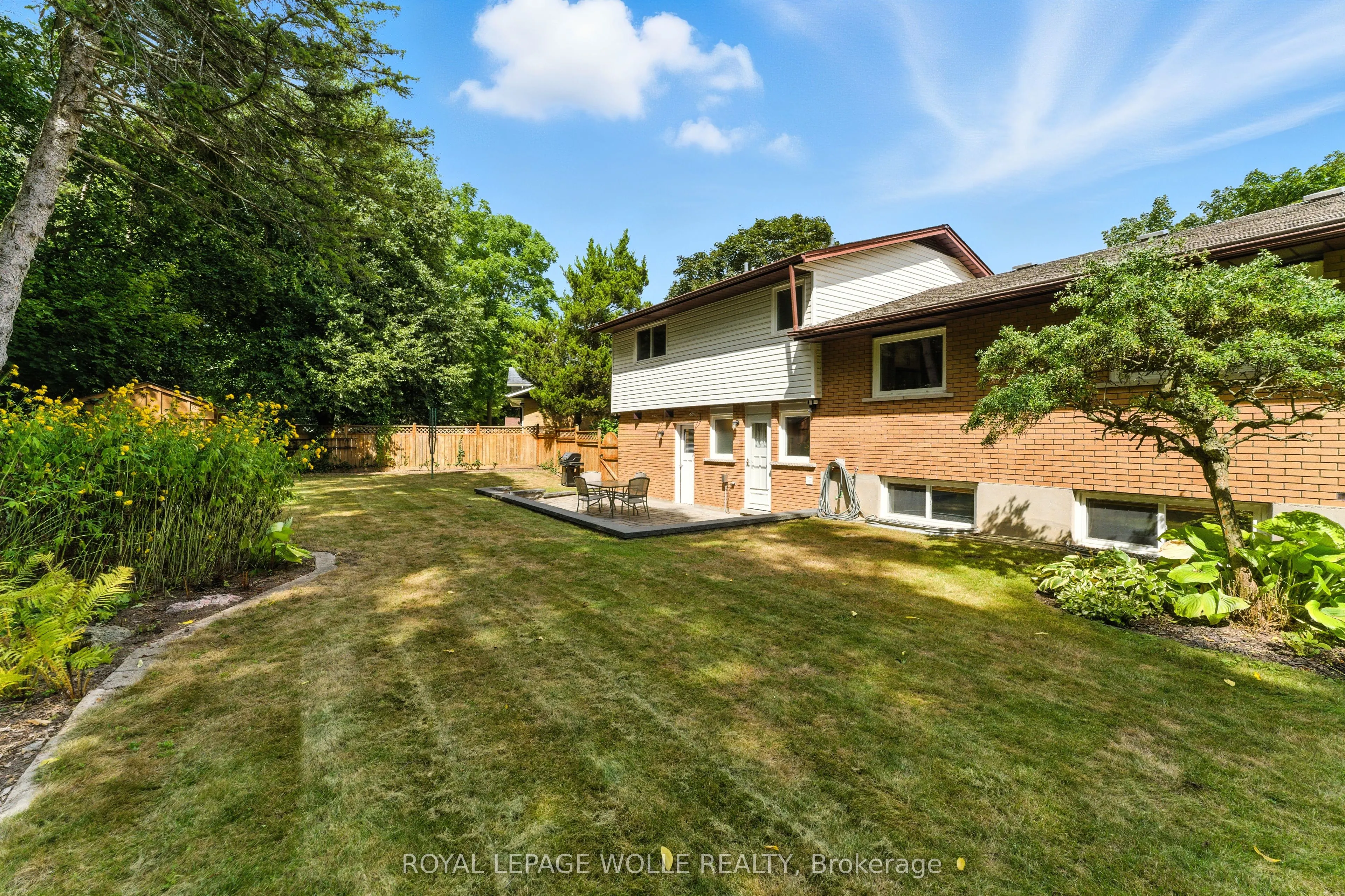33 Shadywood Crescent