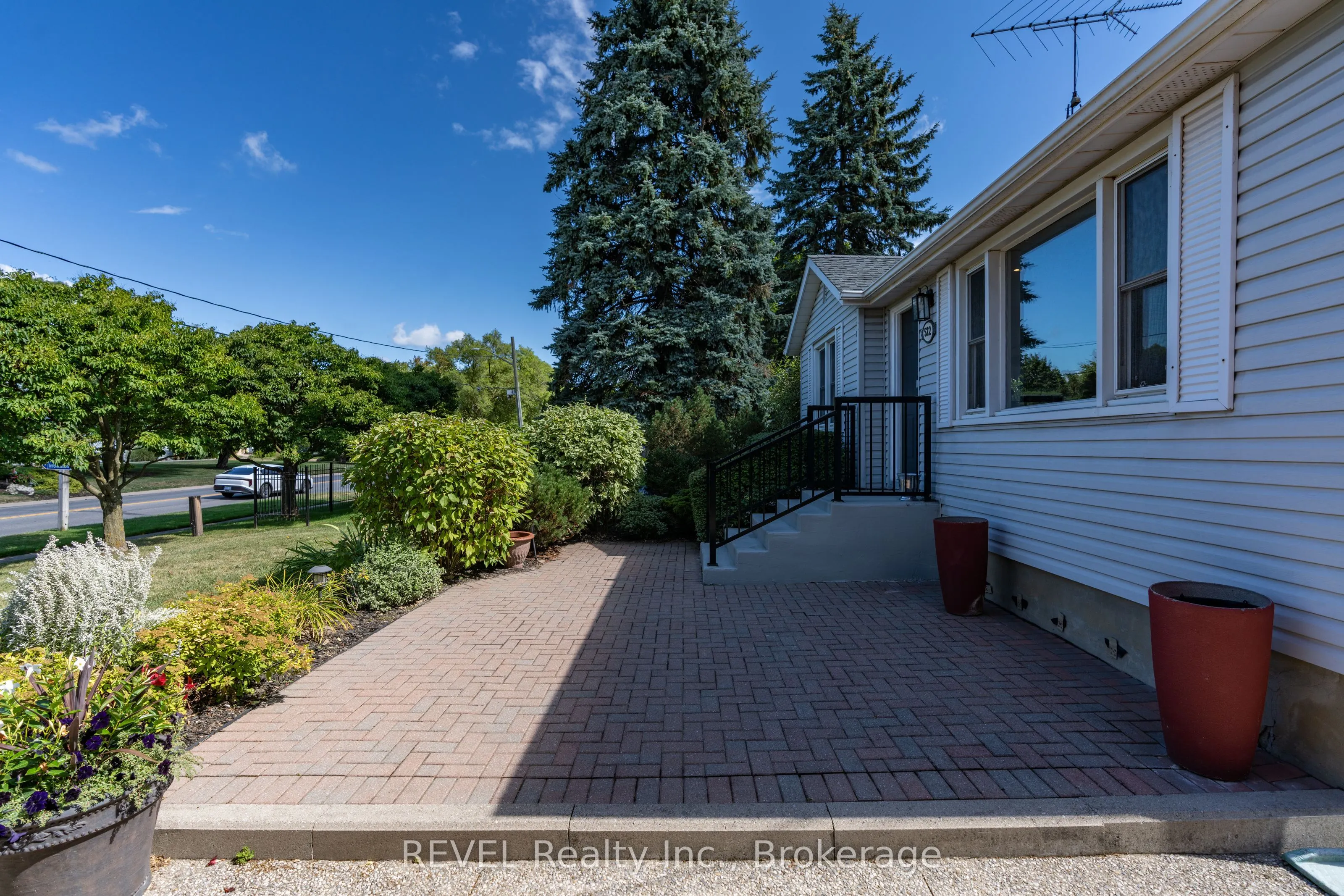 522 Mississagua Street