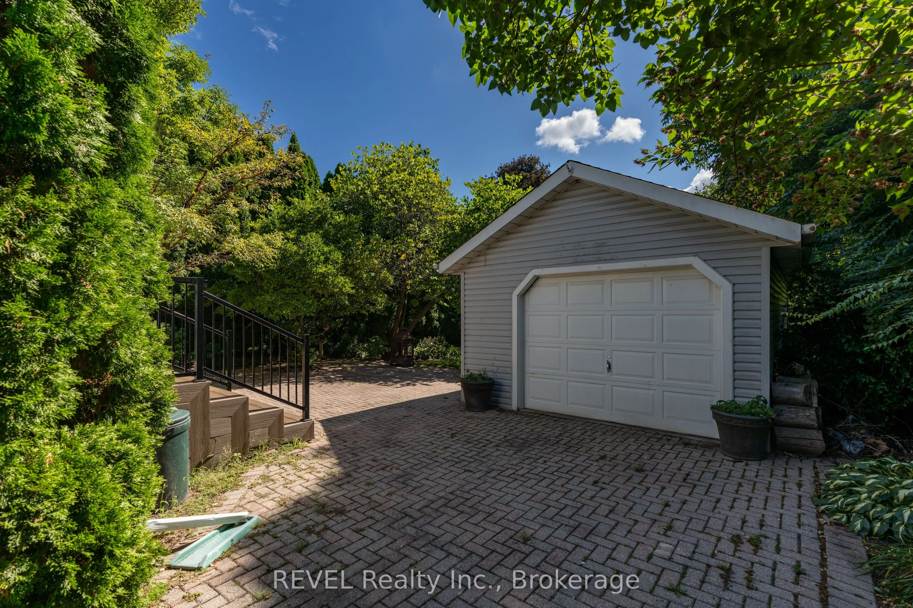 522 Mississagua Street