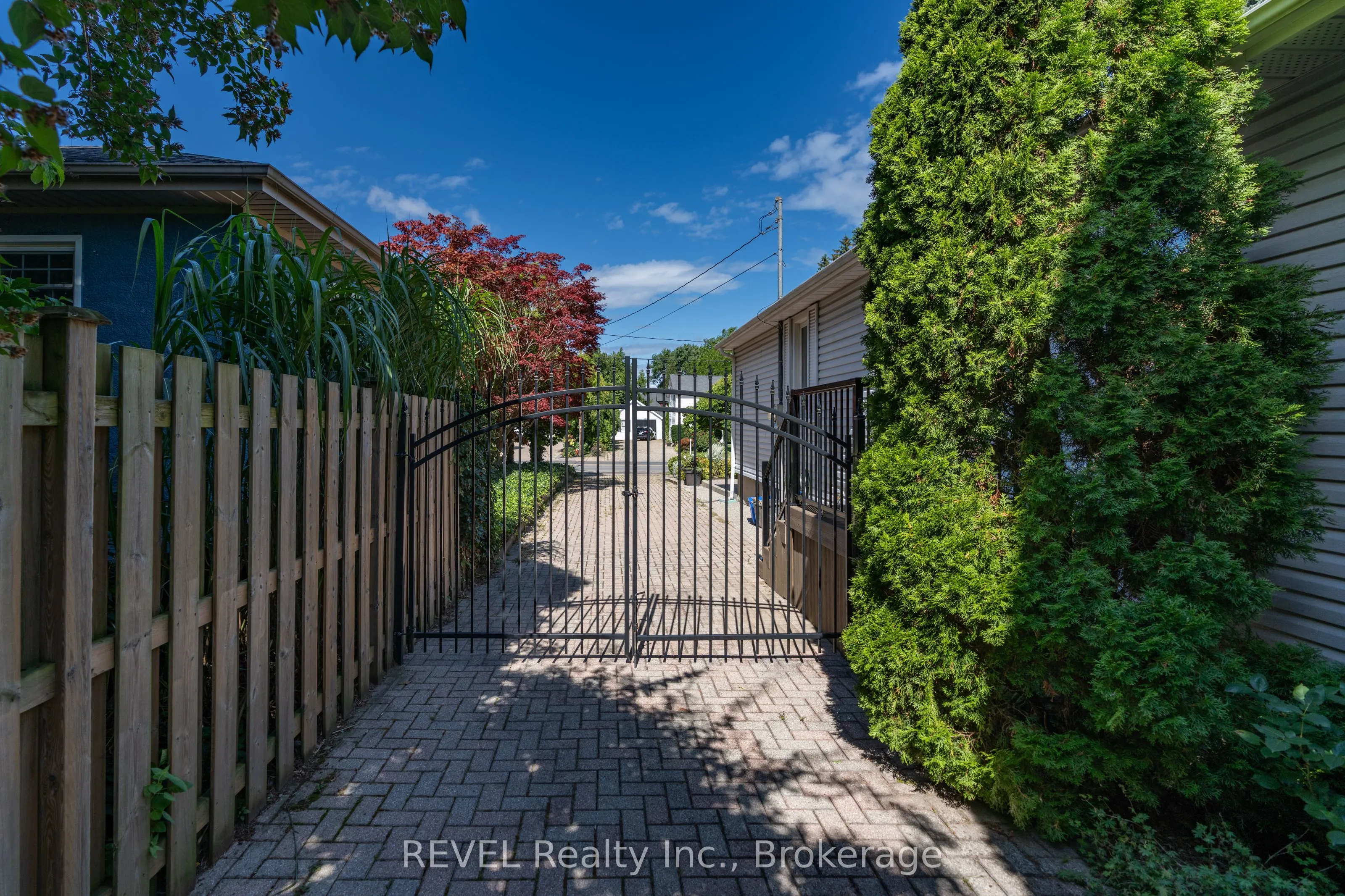 522 Mississagua Street
