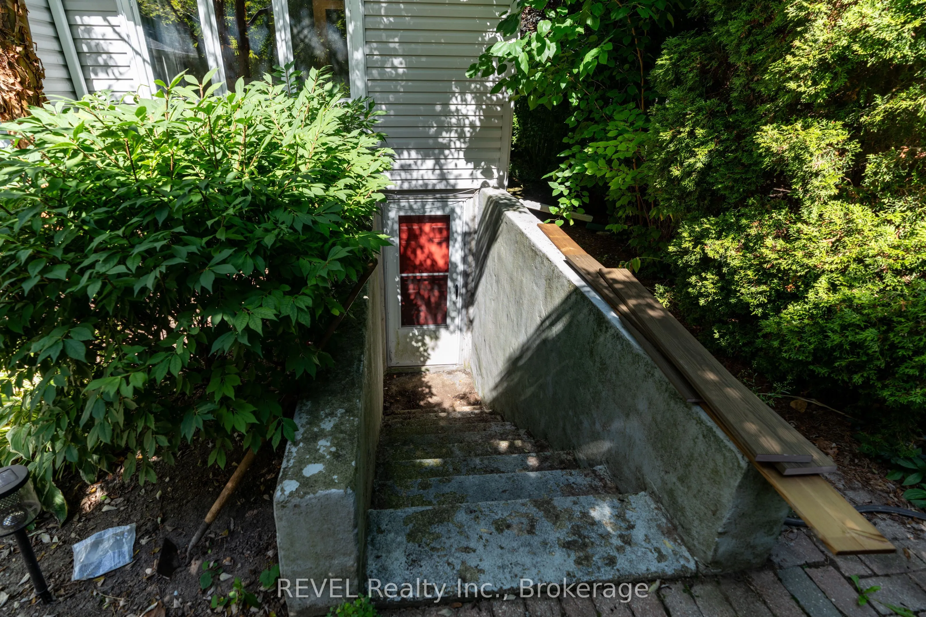 522 Mississagua Street