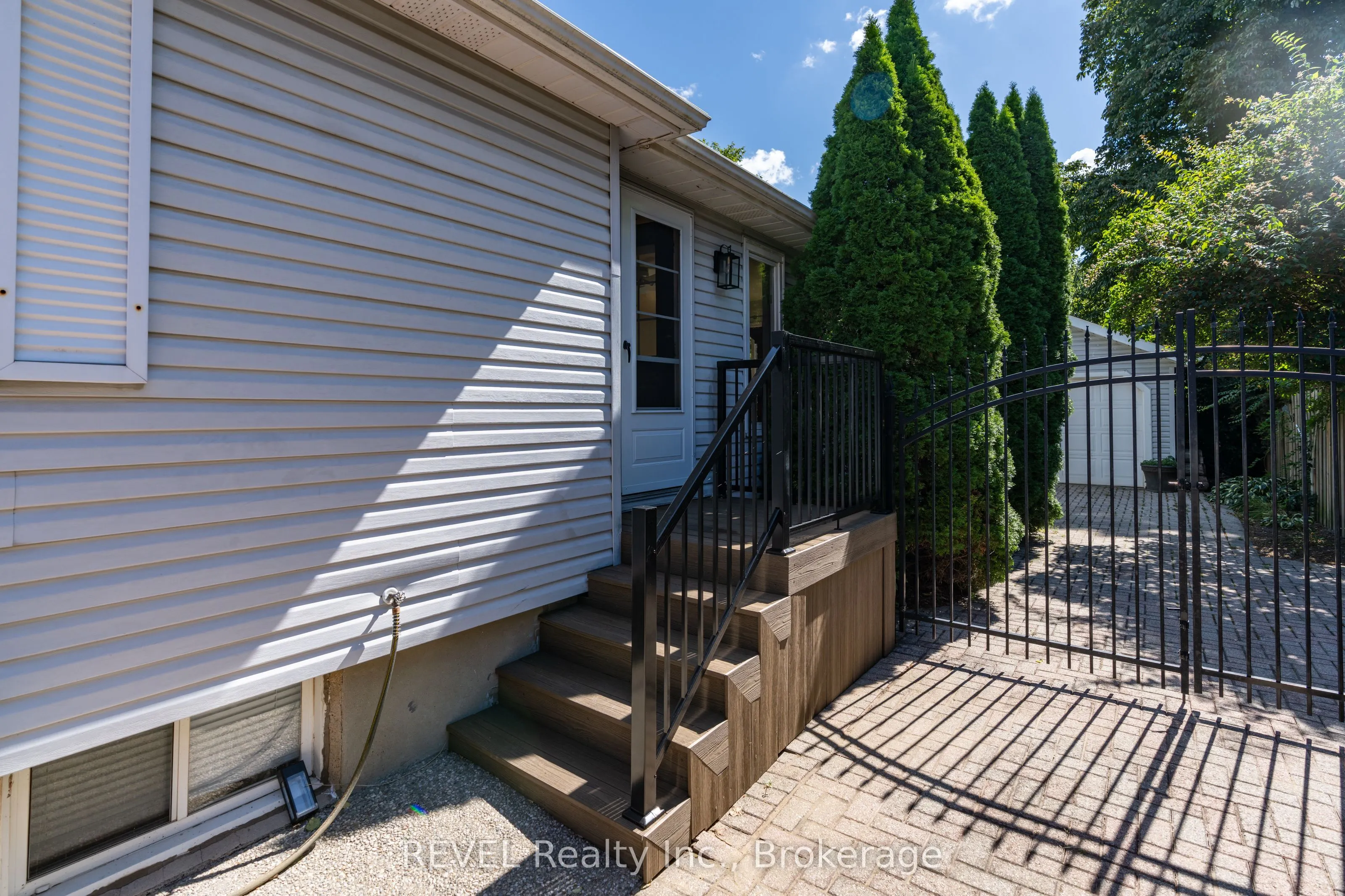 522 Mississagua Street