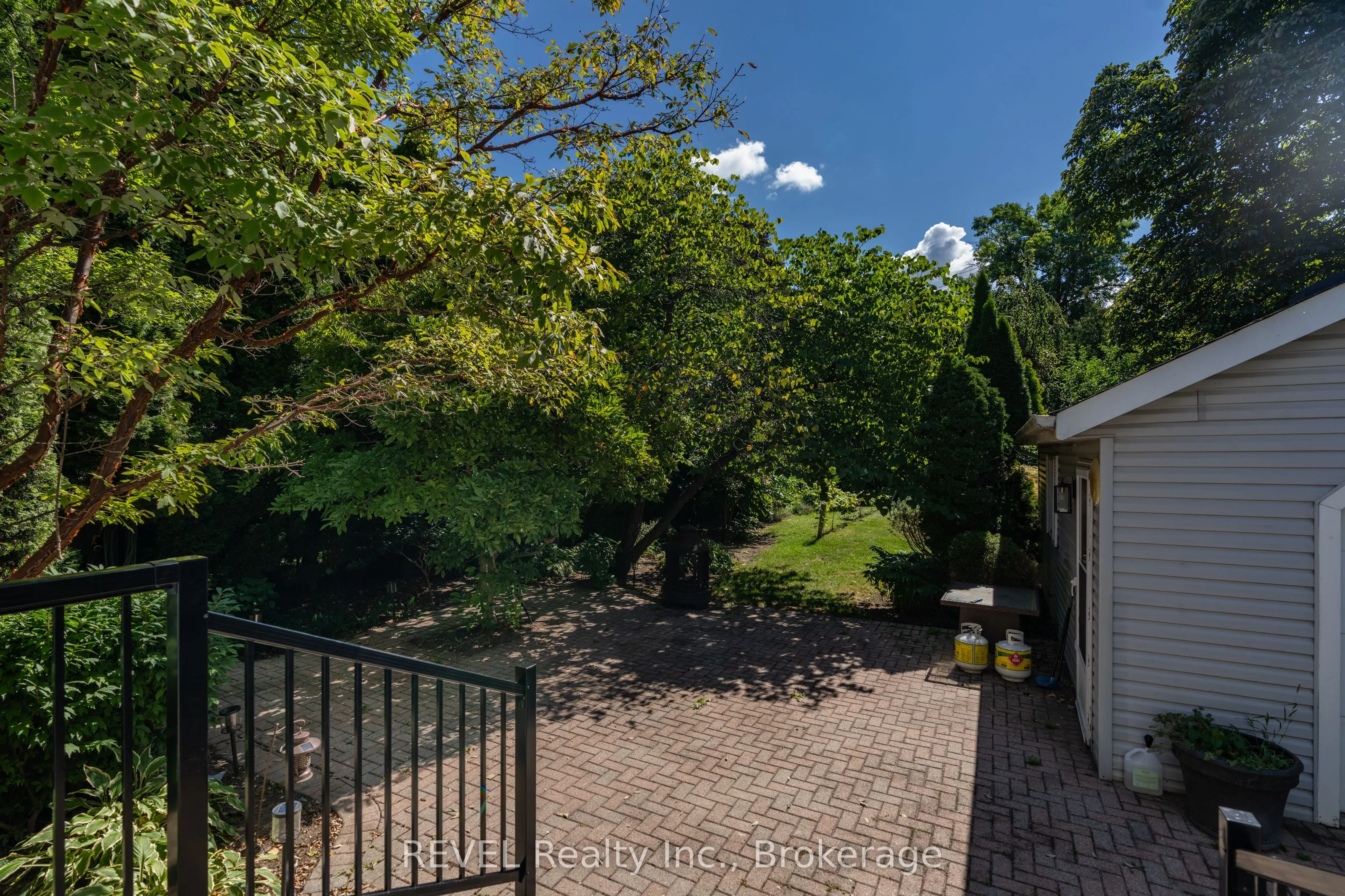 522 Mississagua Street