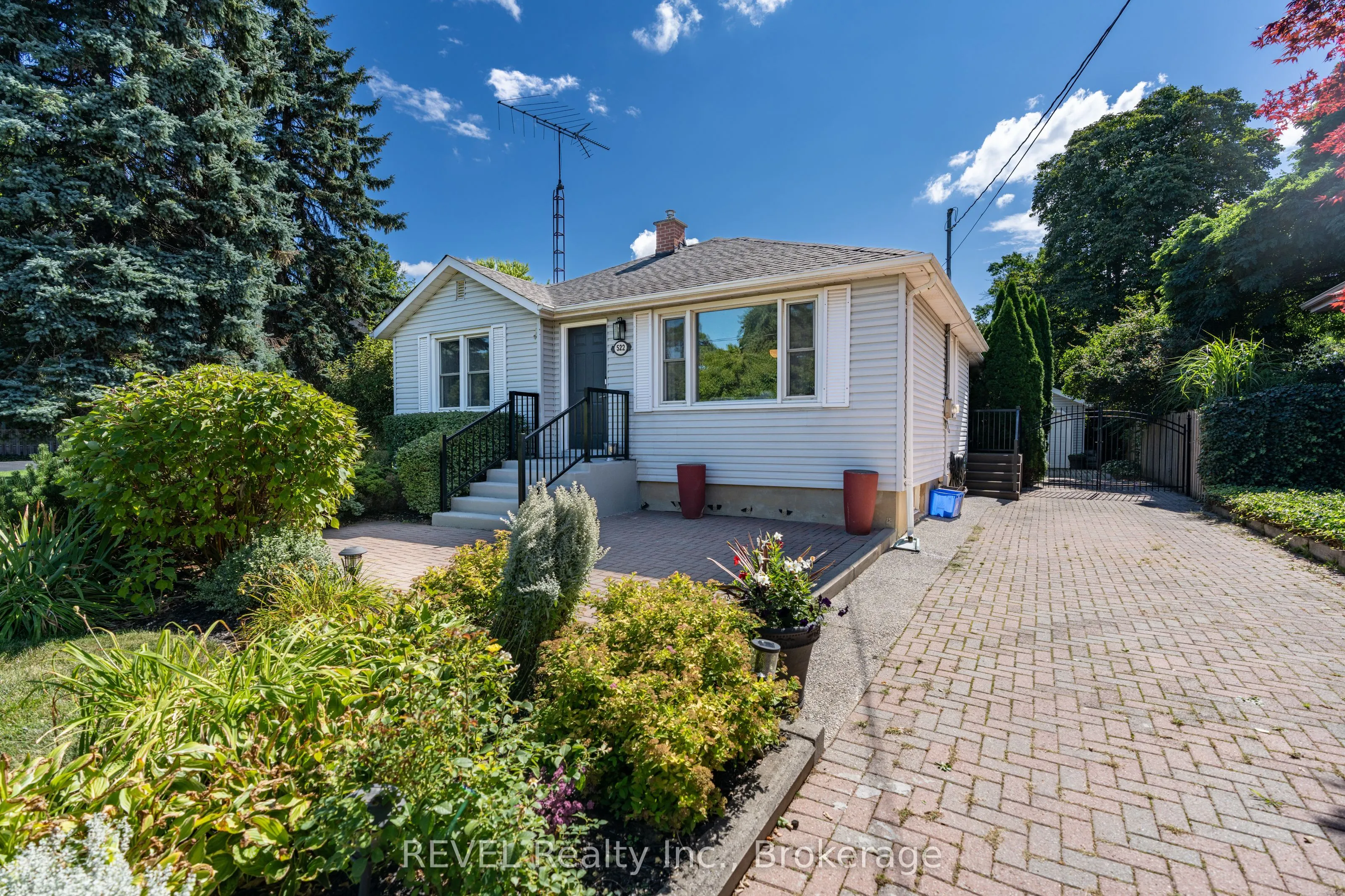 522 Mississagua Street
