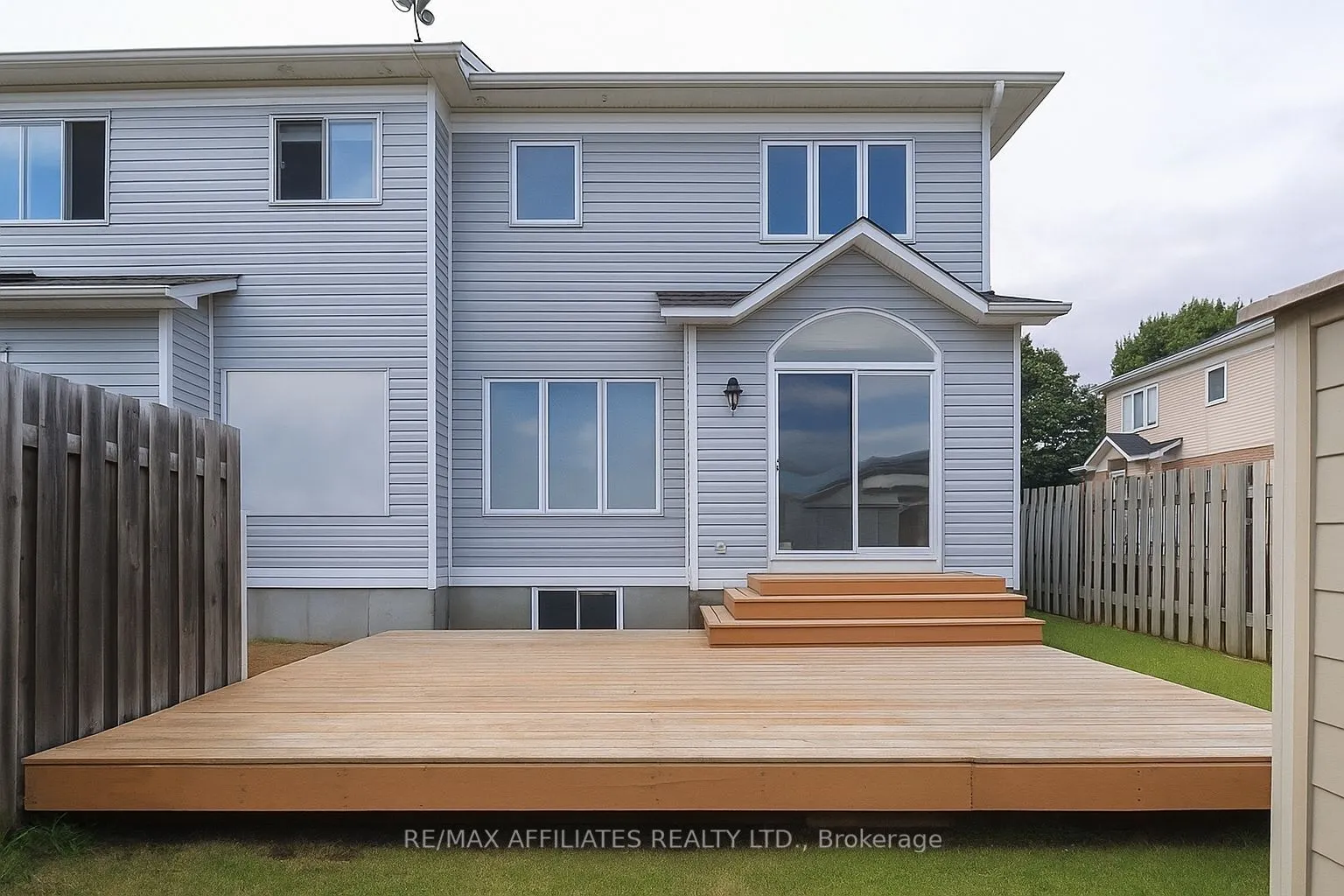 561 AQUAVIEW Drive