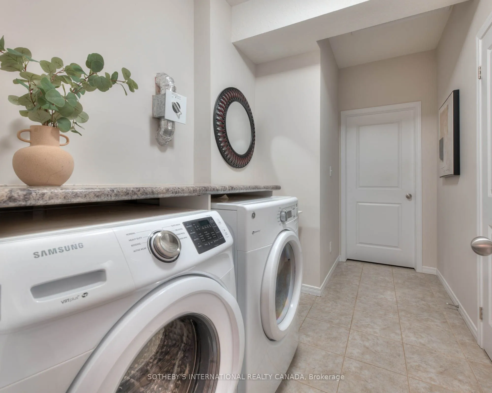 208 Jessica Crescent, #Unit # A
