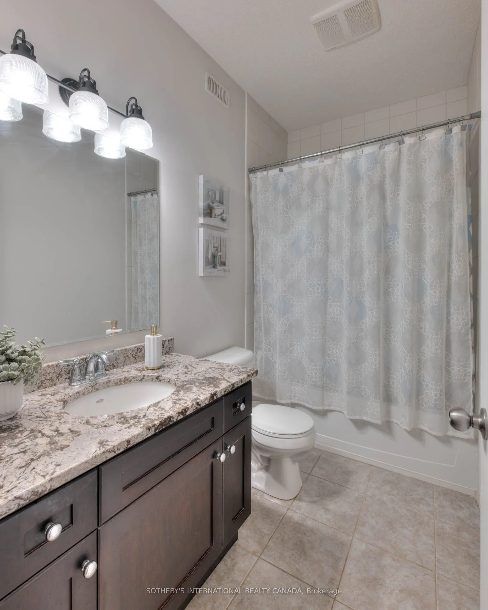 208 Jessica Crescent, #Unit # A