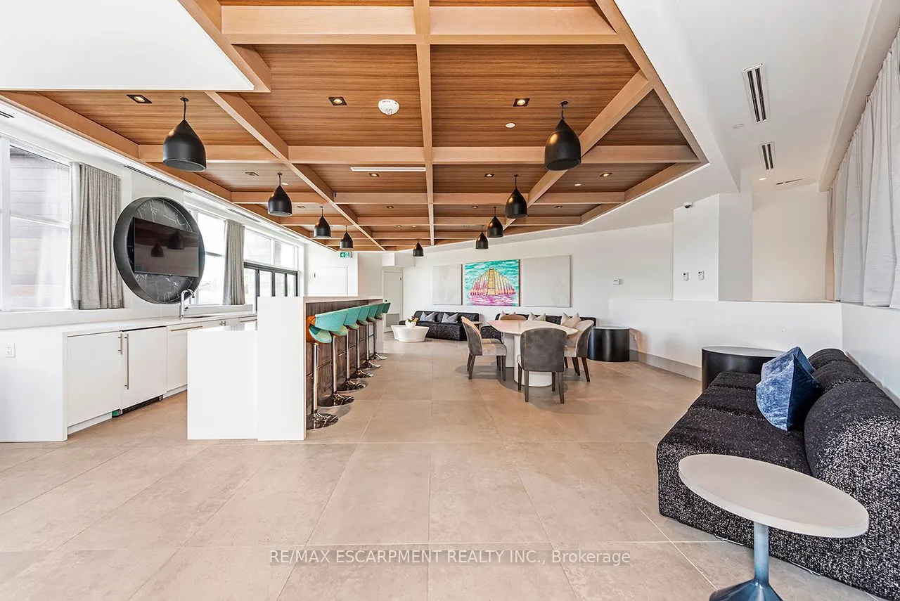 600 North Service Road, #606