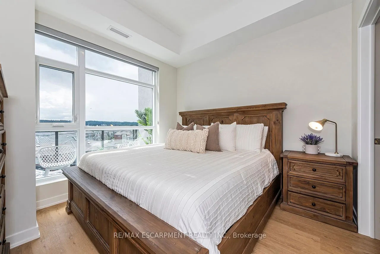 600 North Service Road, #606