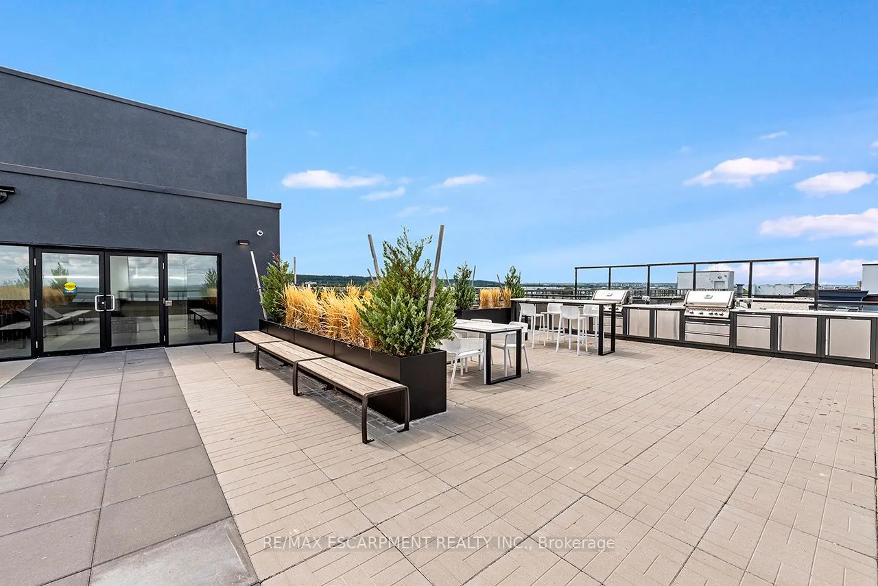 600 North Service Road, #606