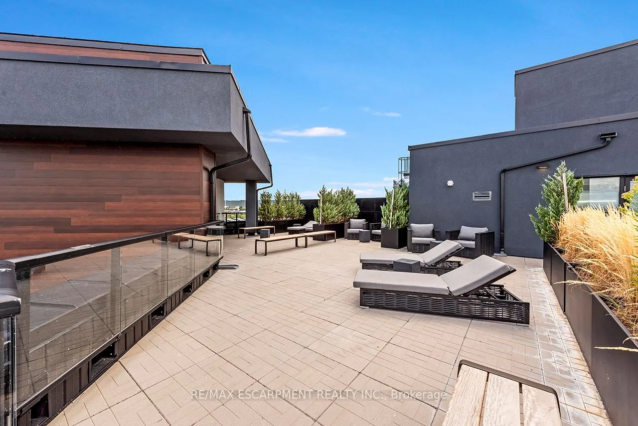600 North Service Road, #606