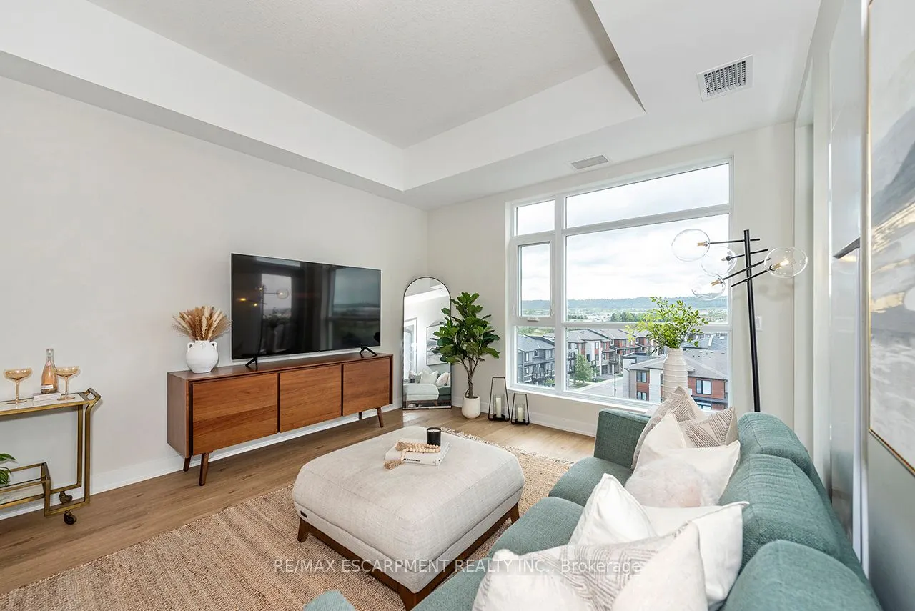 600 North Service Road, #606