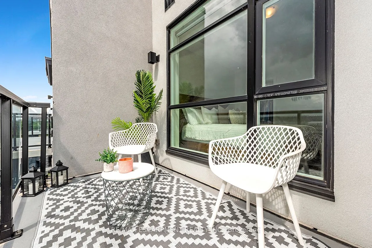 600 North Service Road, #606