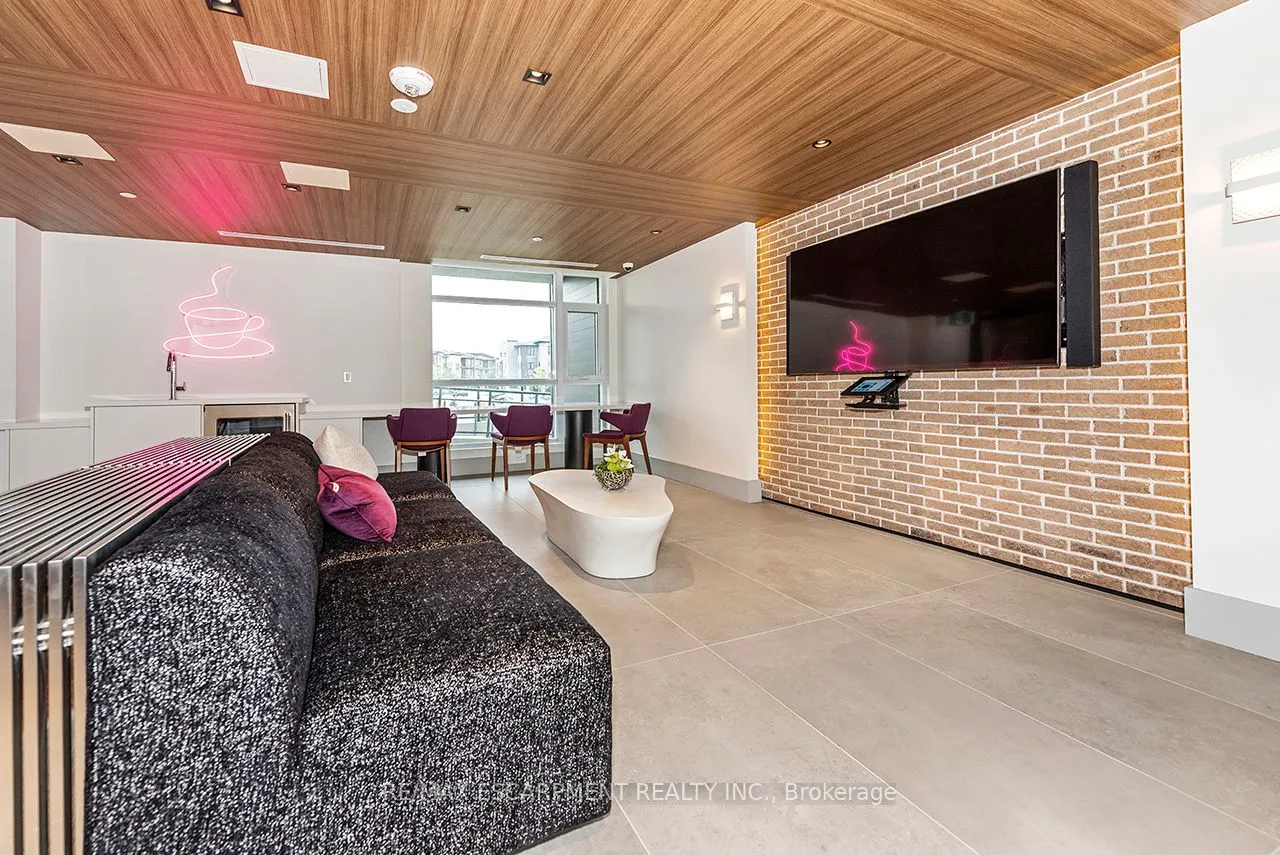 600 North Service Road, #606