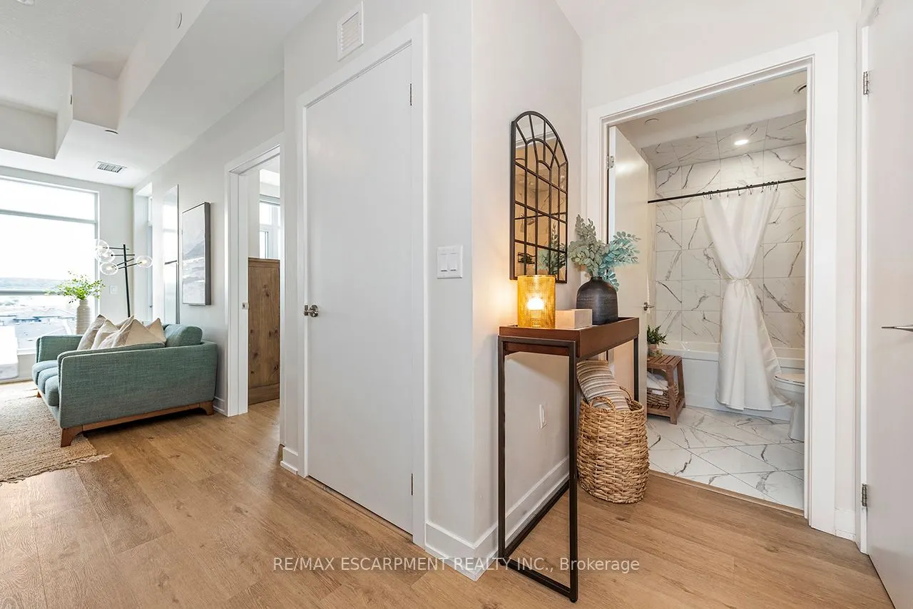 600 North Service Road, #606