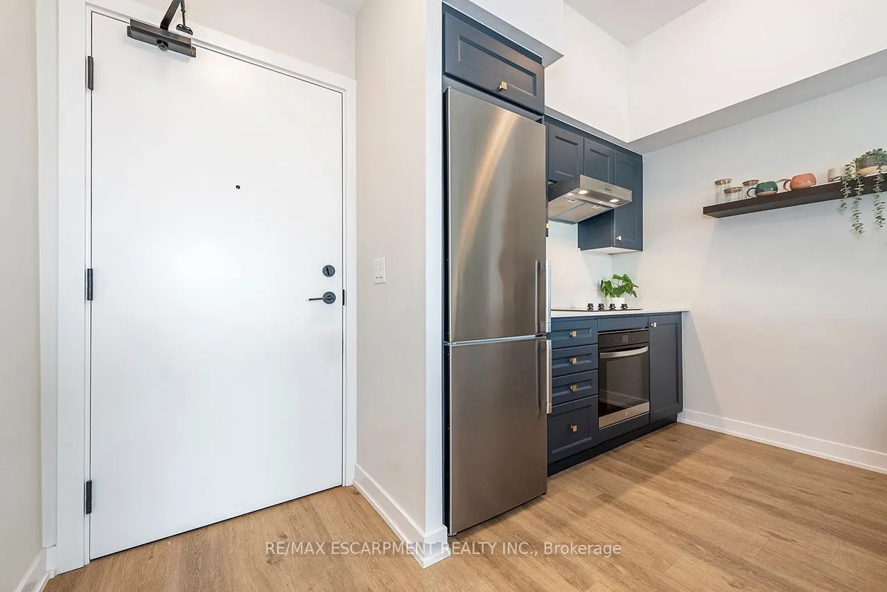 600 North Service Road, #606