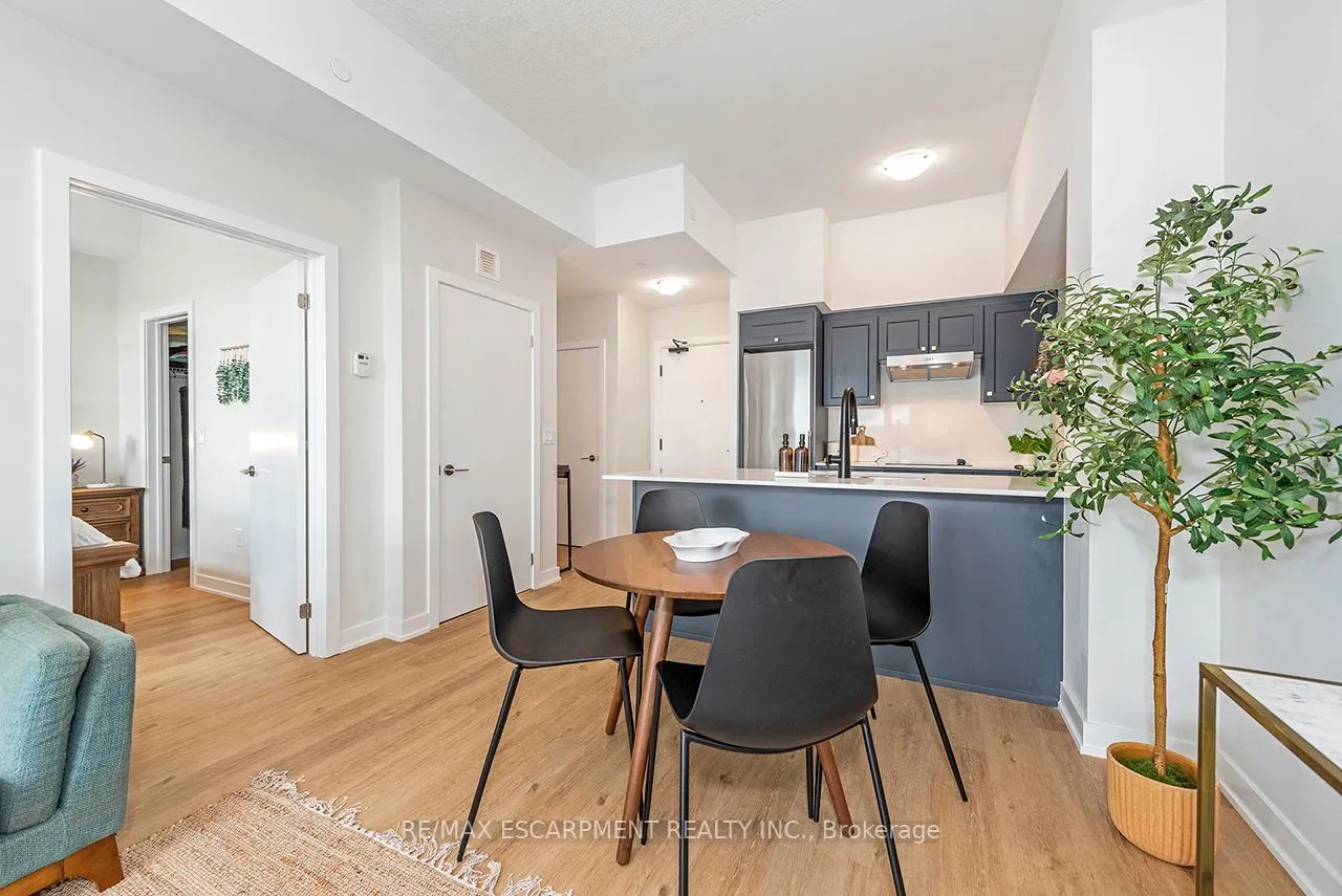 600 North Service Road, #606