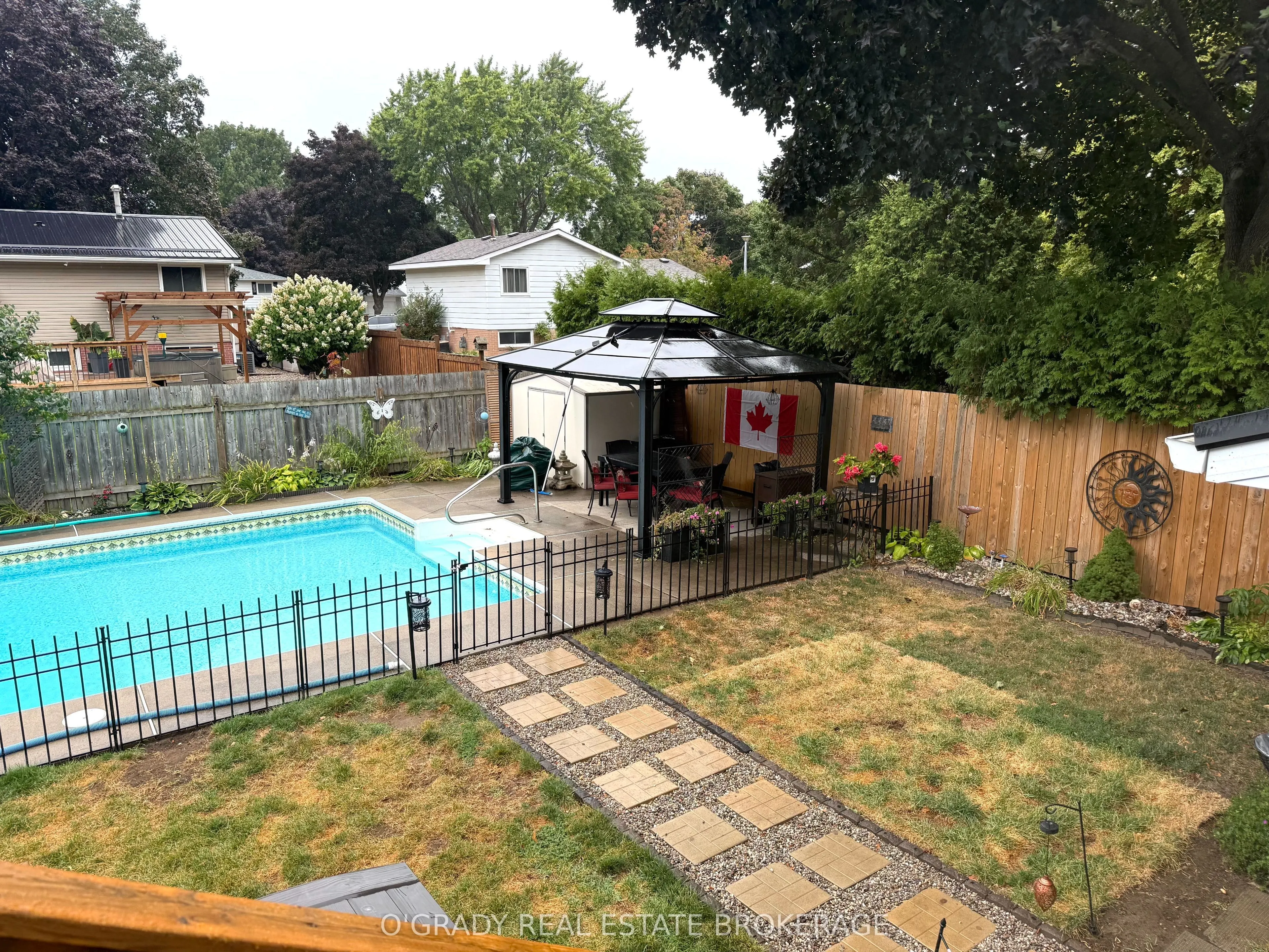 47 Meighen Crescent