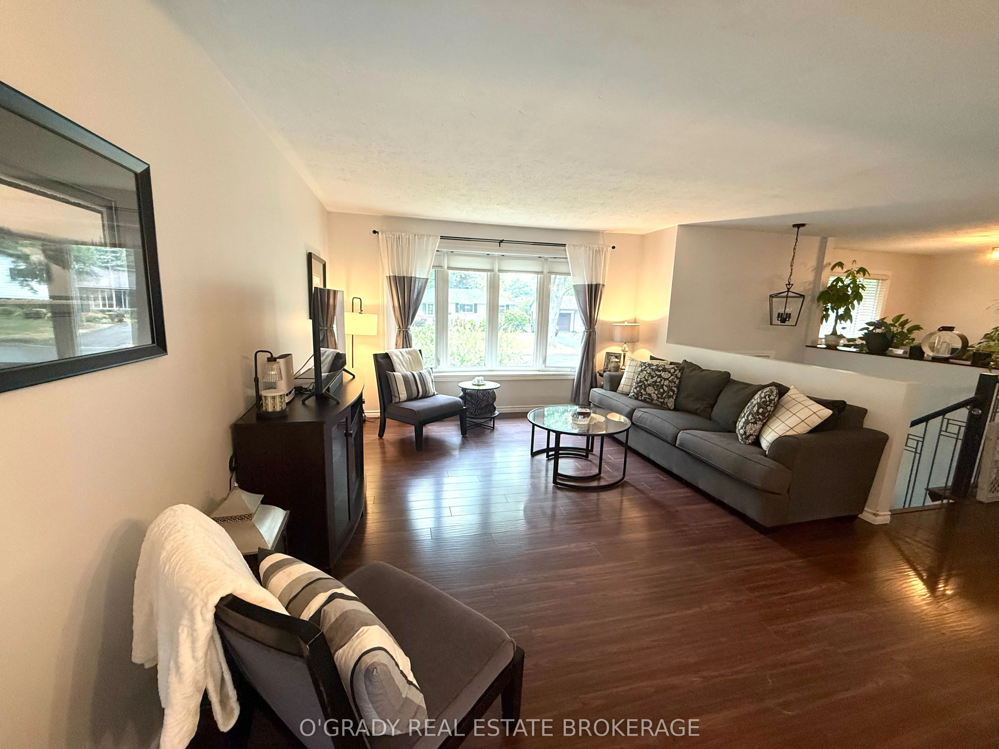 47 Meighen Crescent
