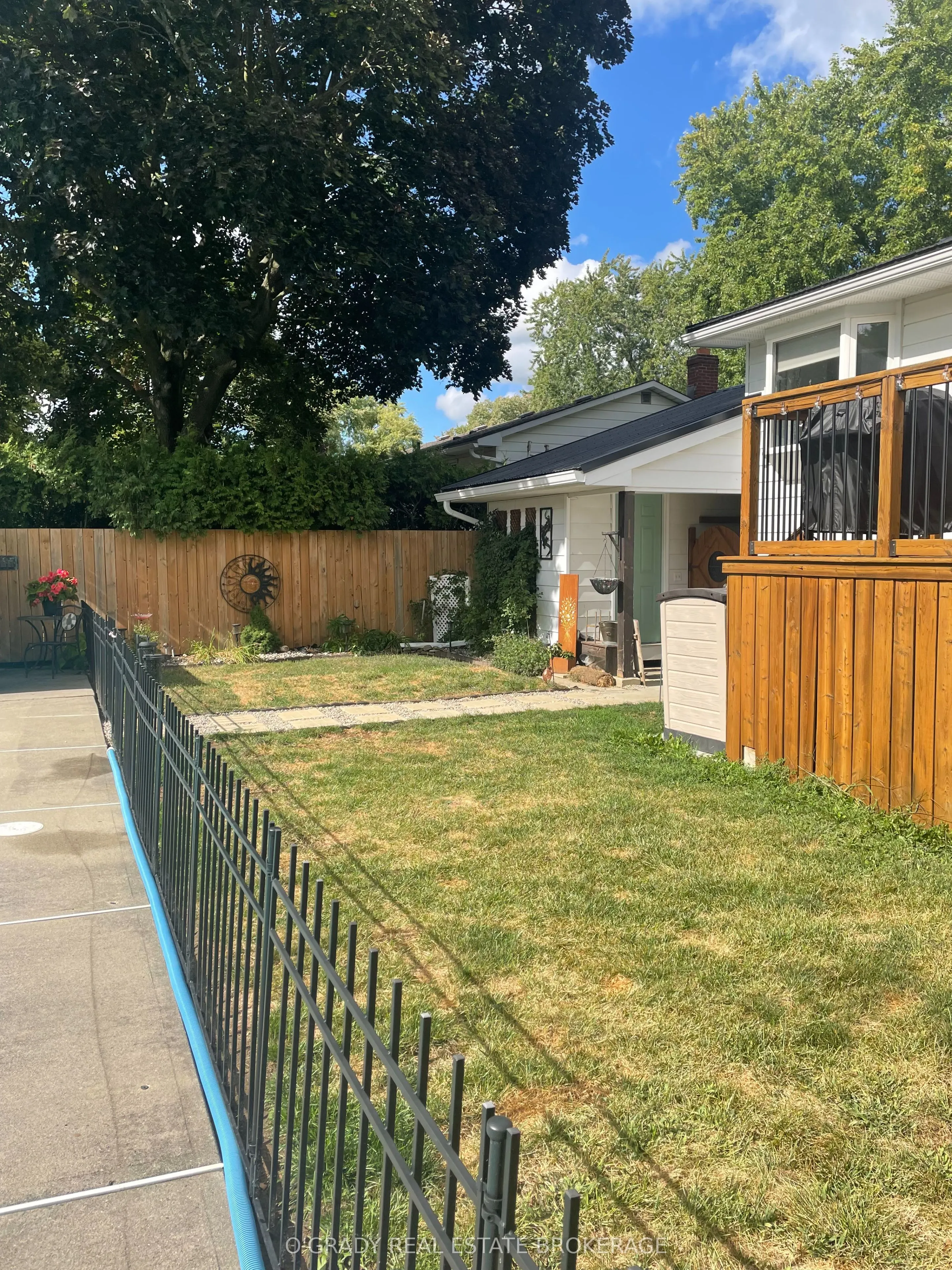 47 Meighen Crescent