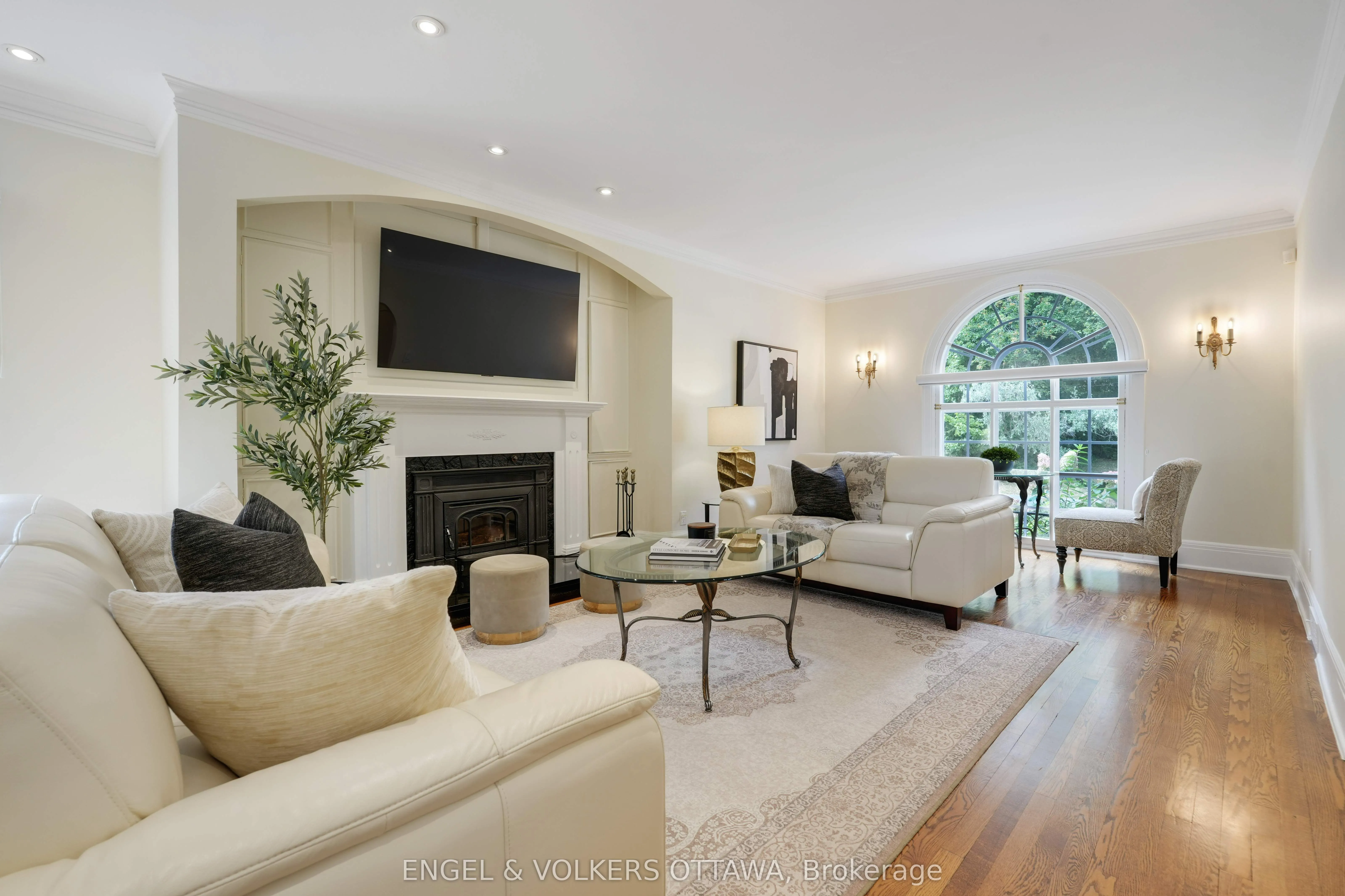 386 Ashbury Road