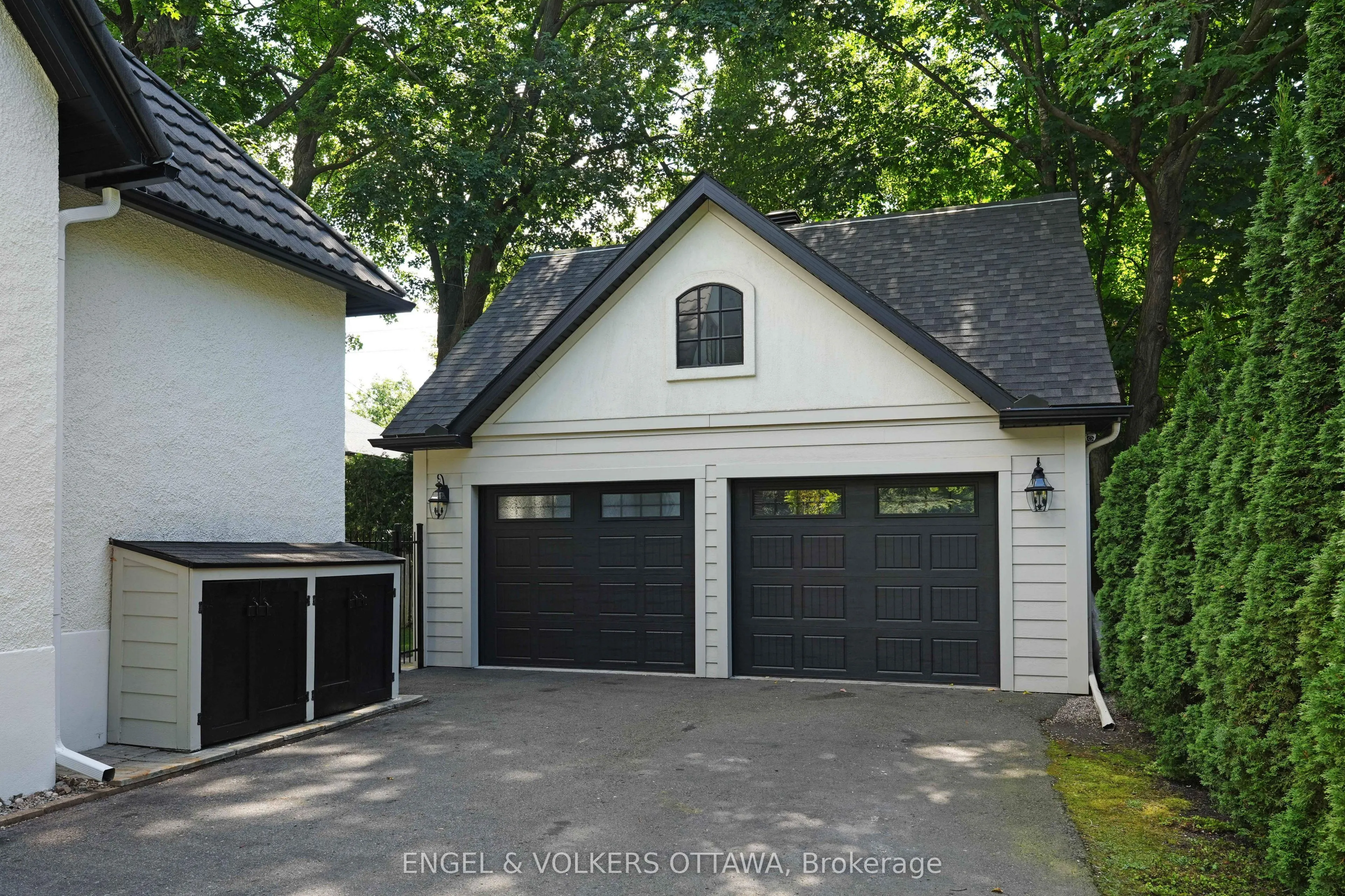 386 Ashbury Road