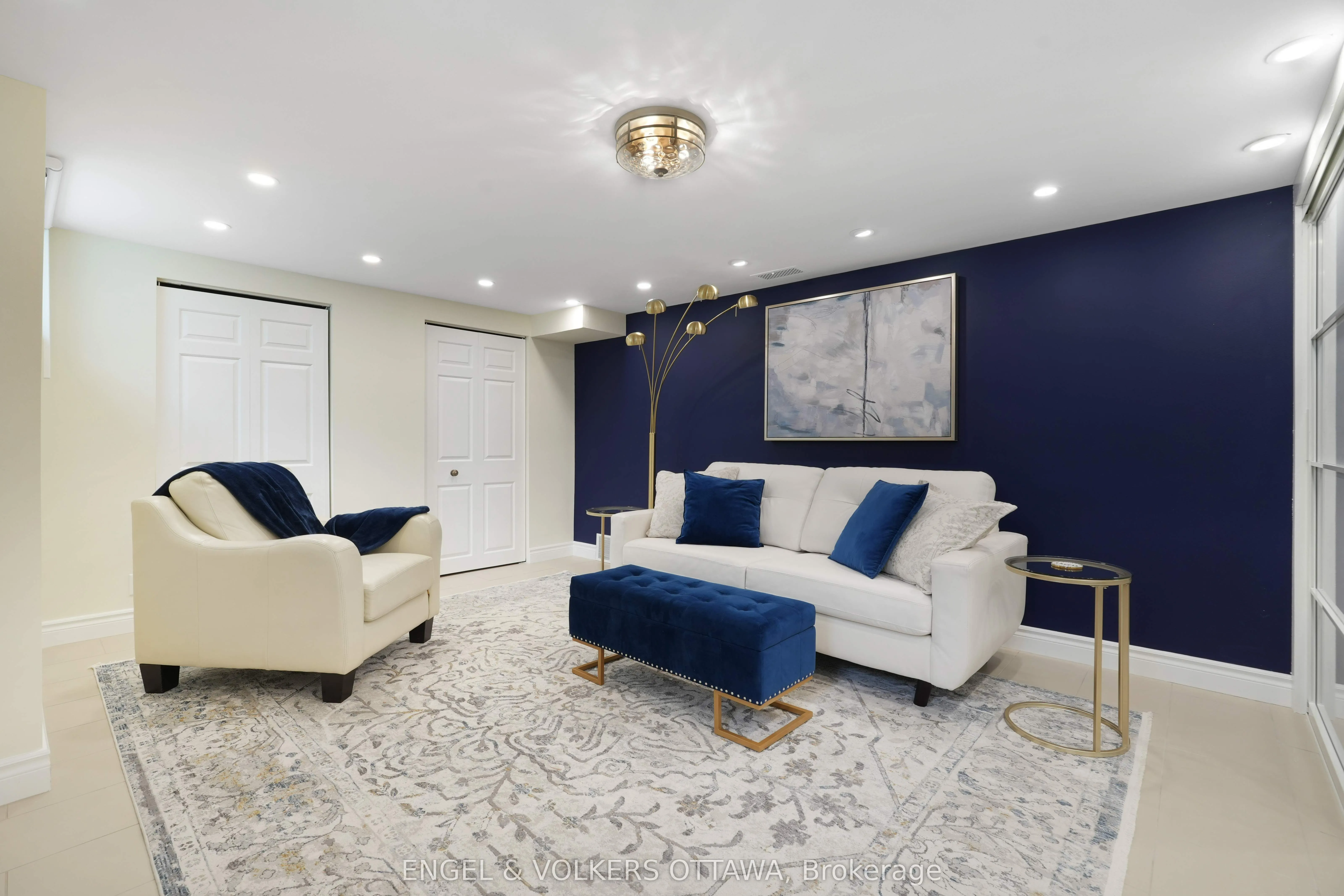 386 Ashbury Road
