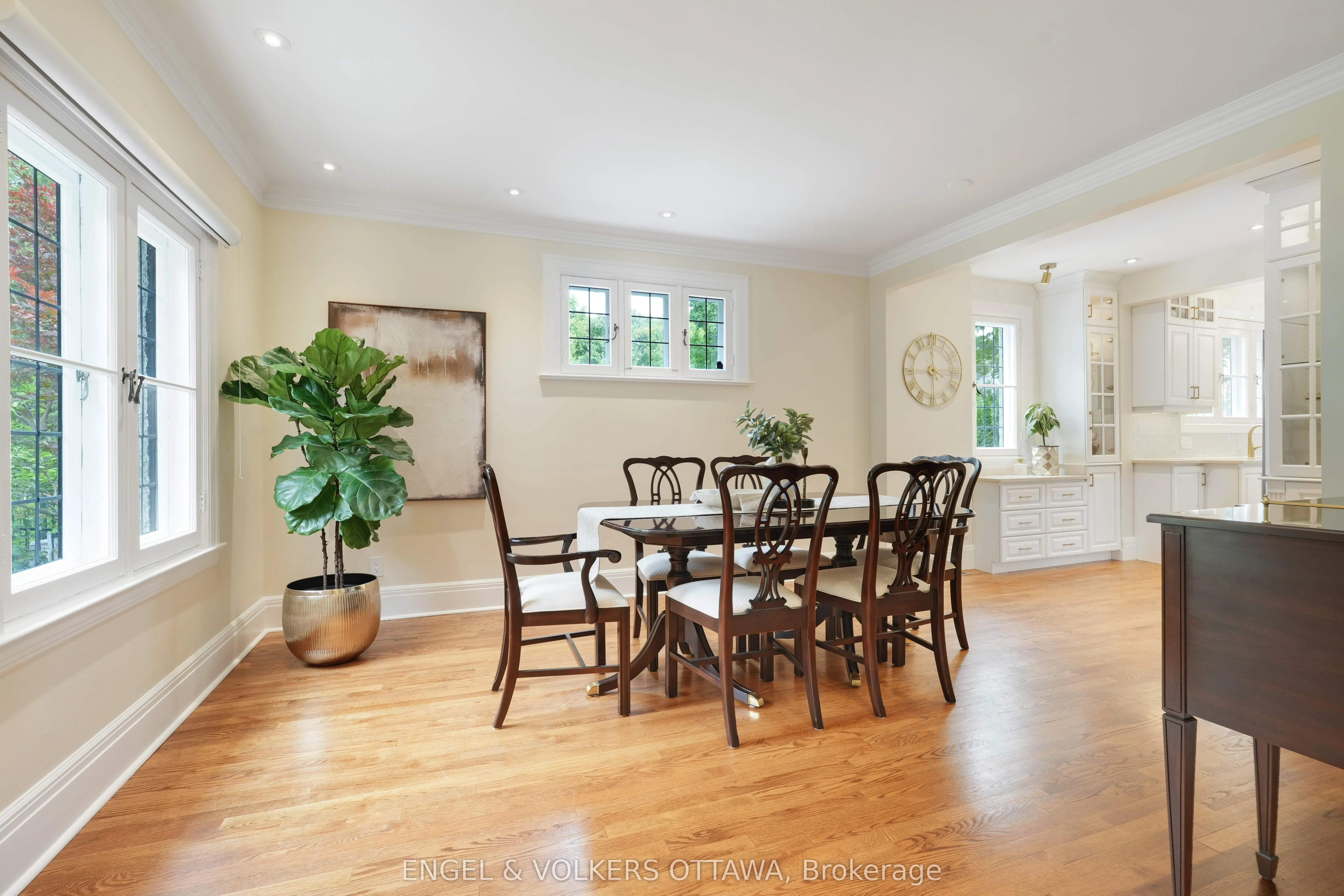 386 Ashbury Road