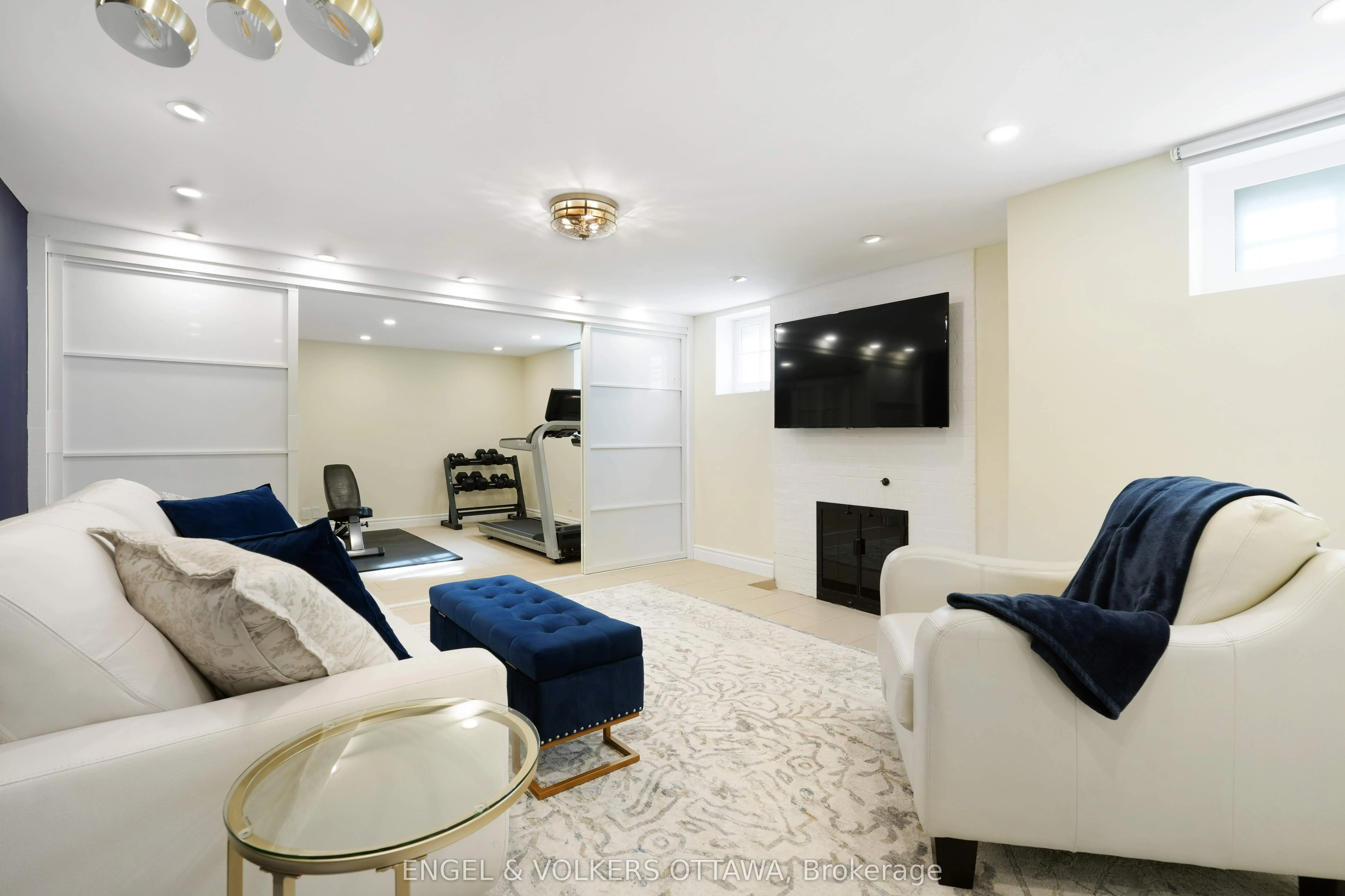 386 Ashbury Road