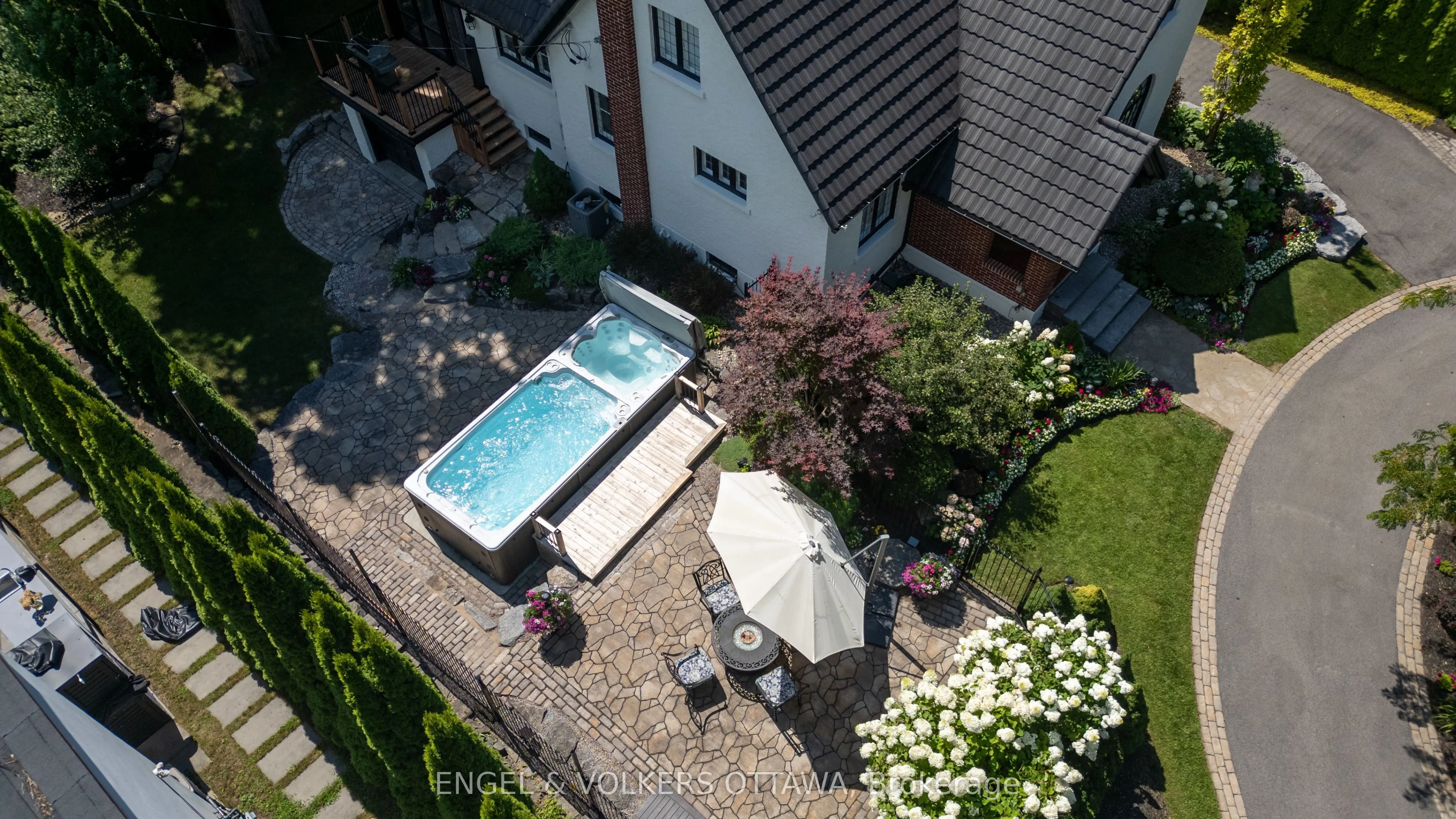 386 Ashbury Road