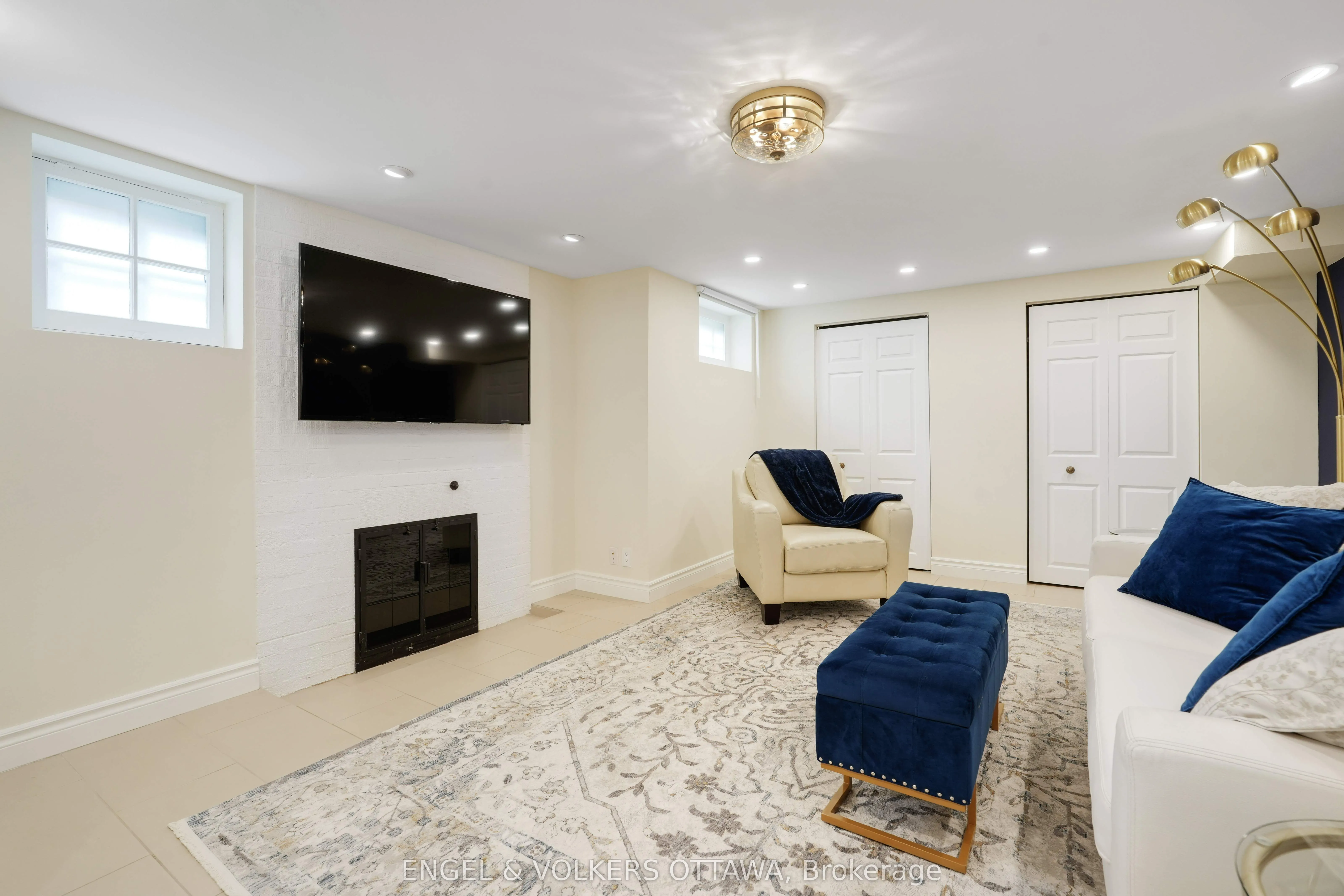 386 Ashbury Road
