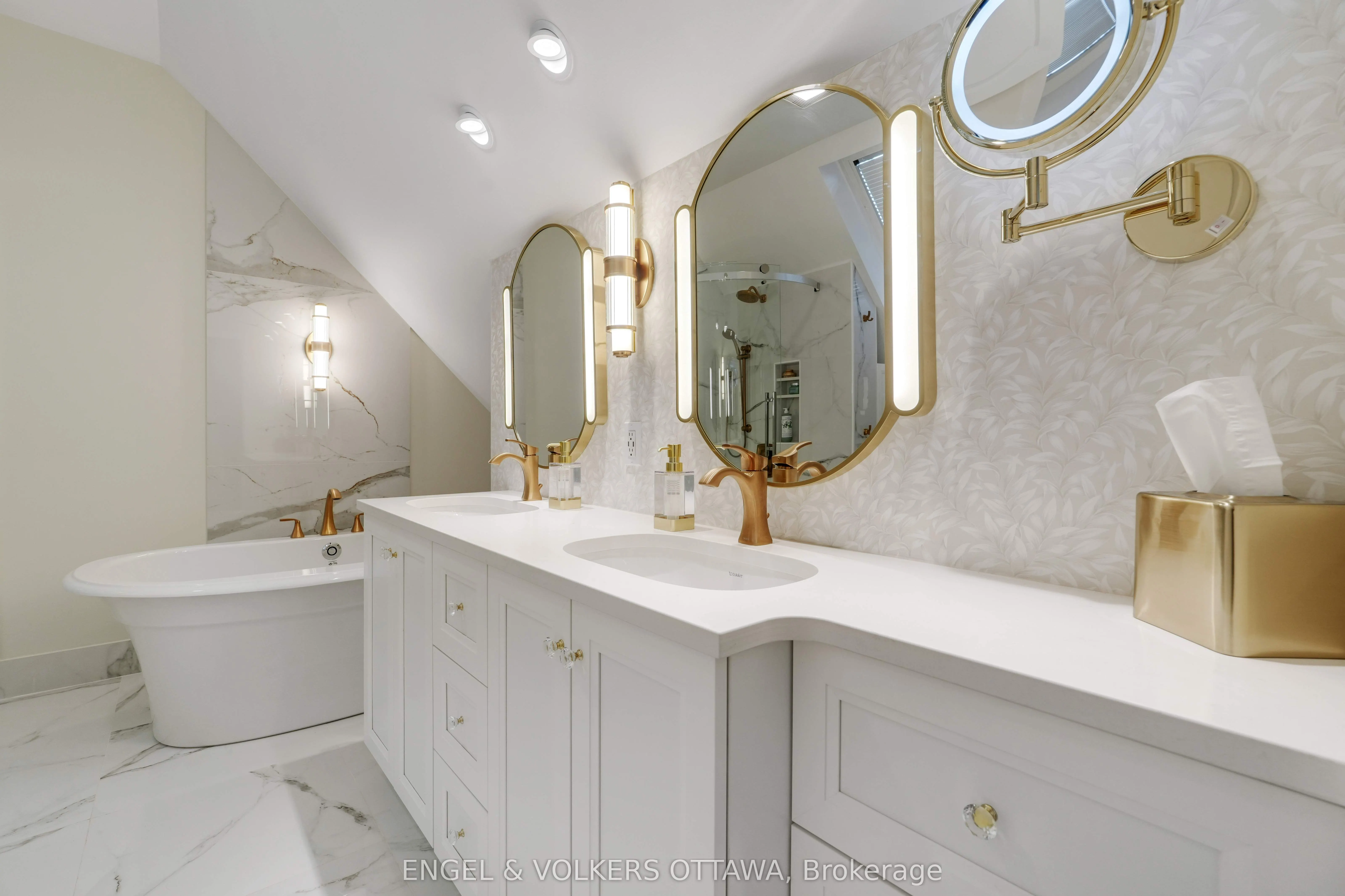386 Ashbury Road