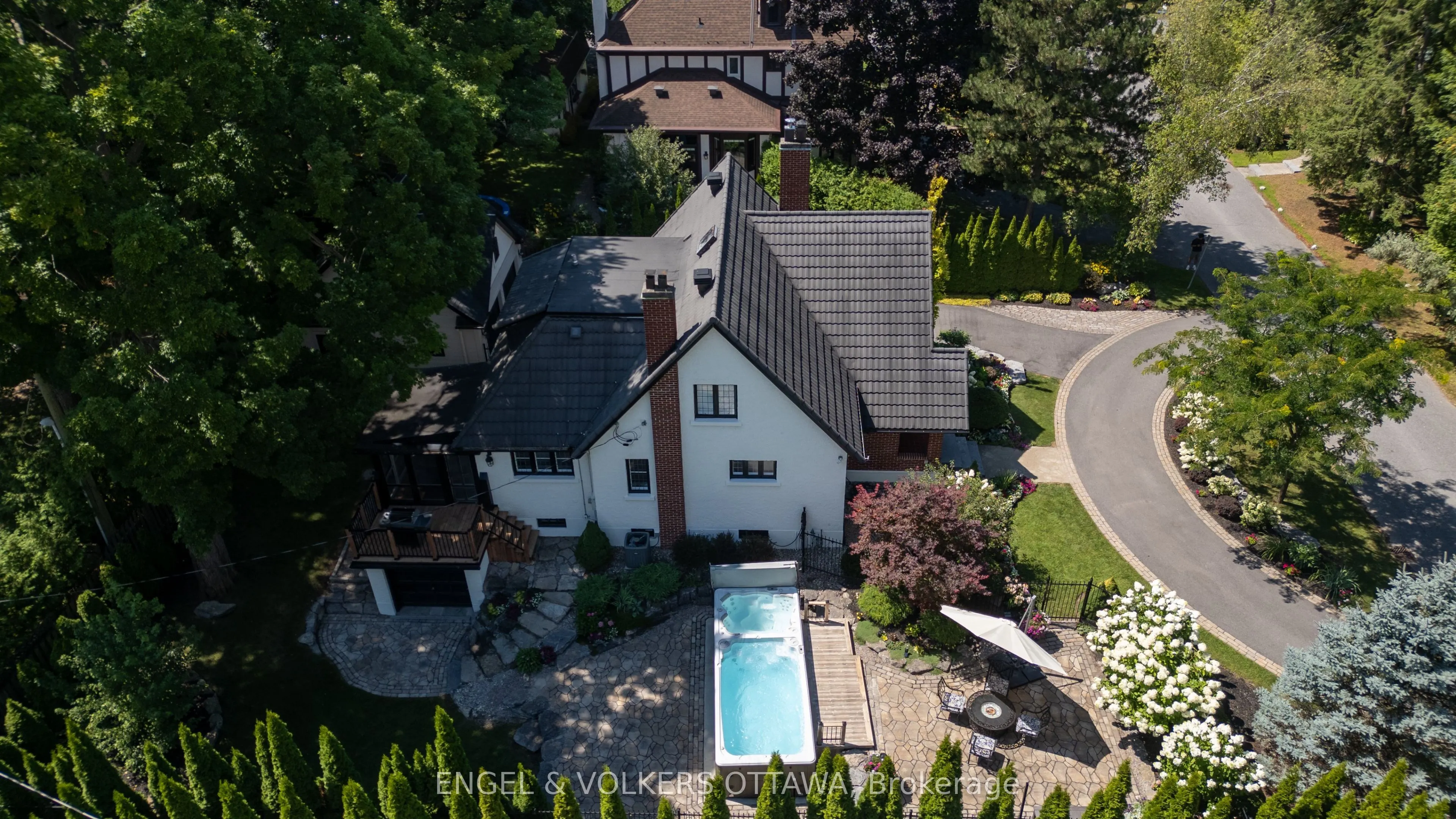 386 Ashbury Road