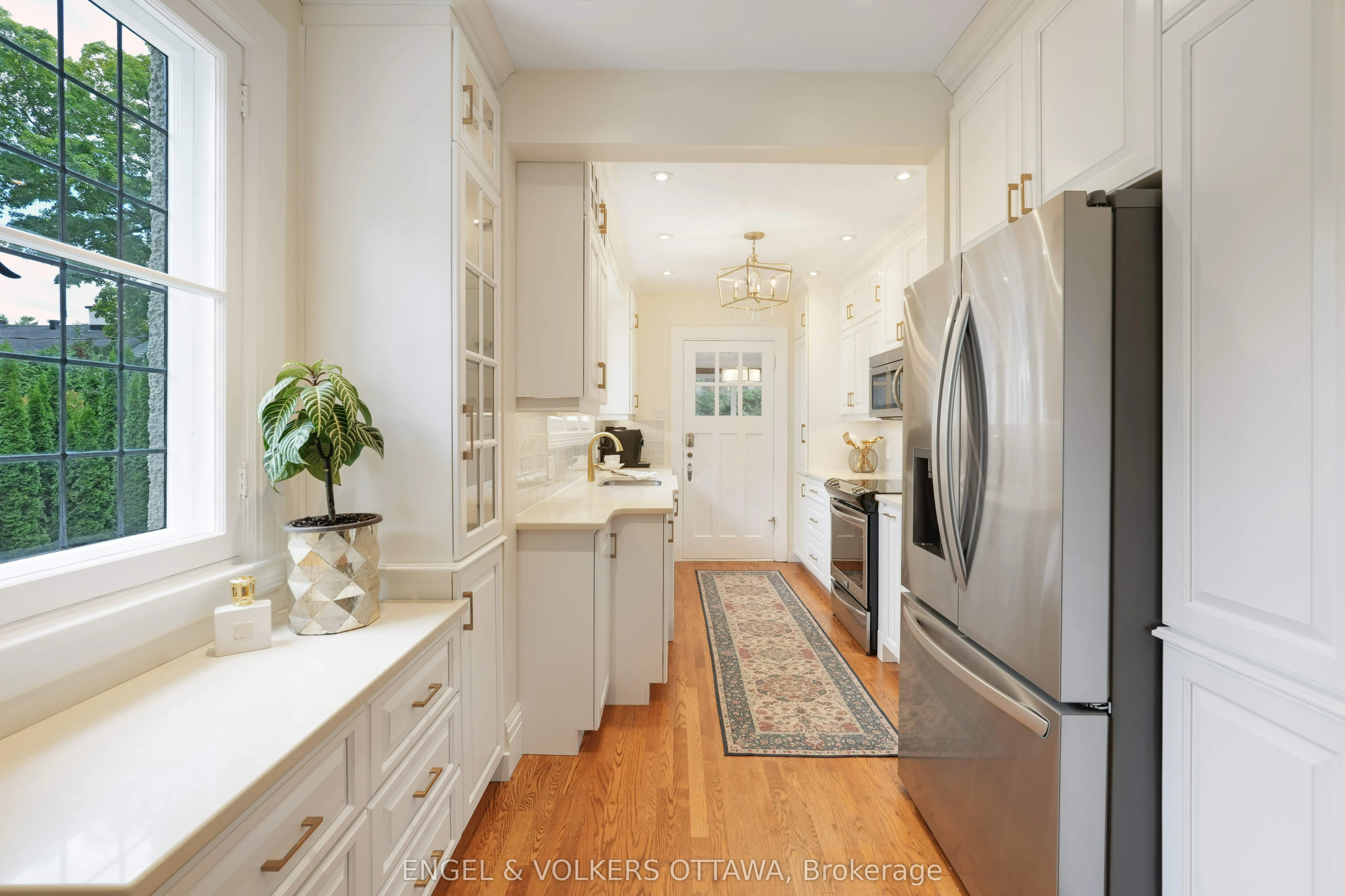 386 Ashbury Road