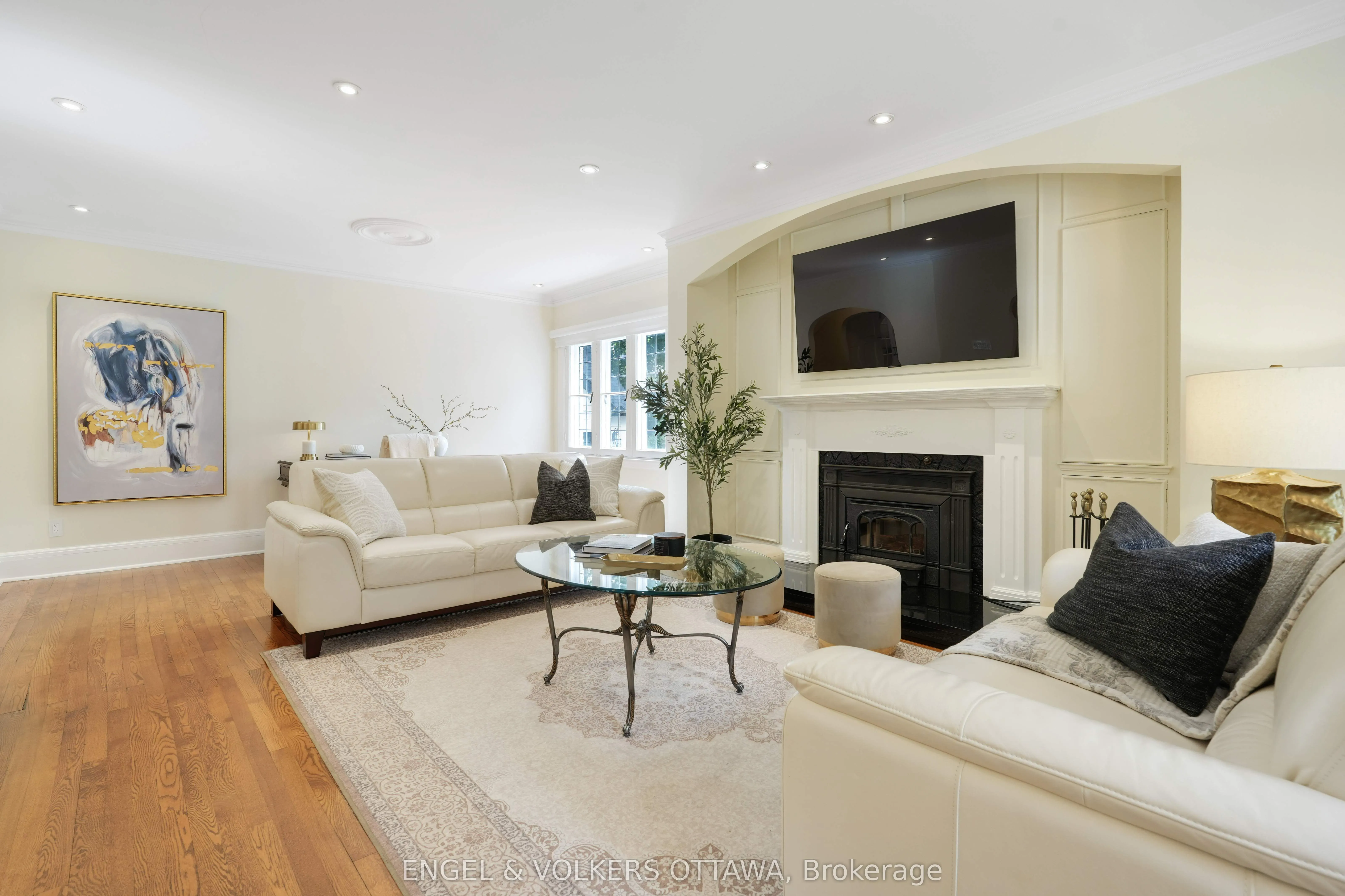 386 Ashbury Road