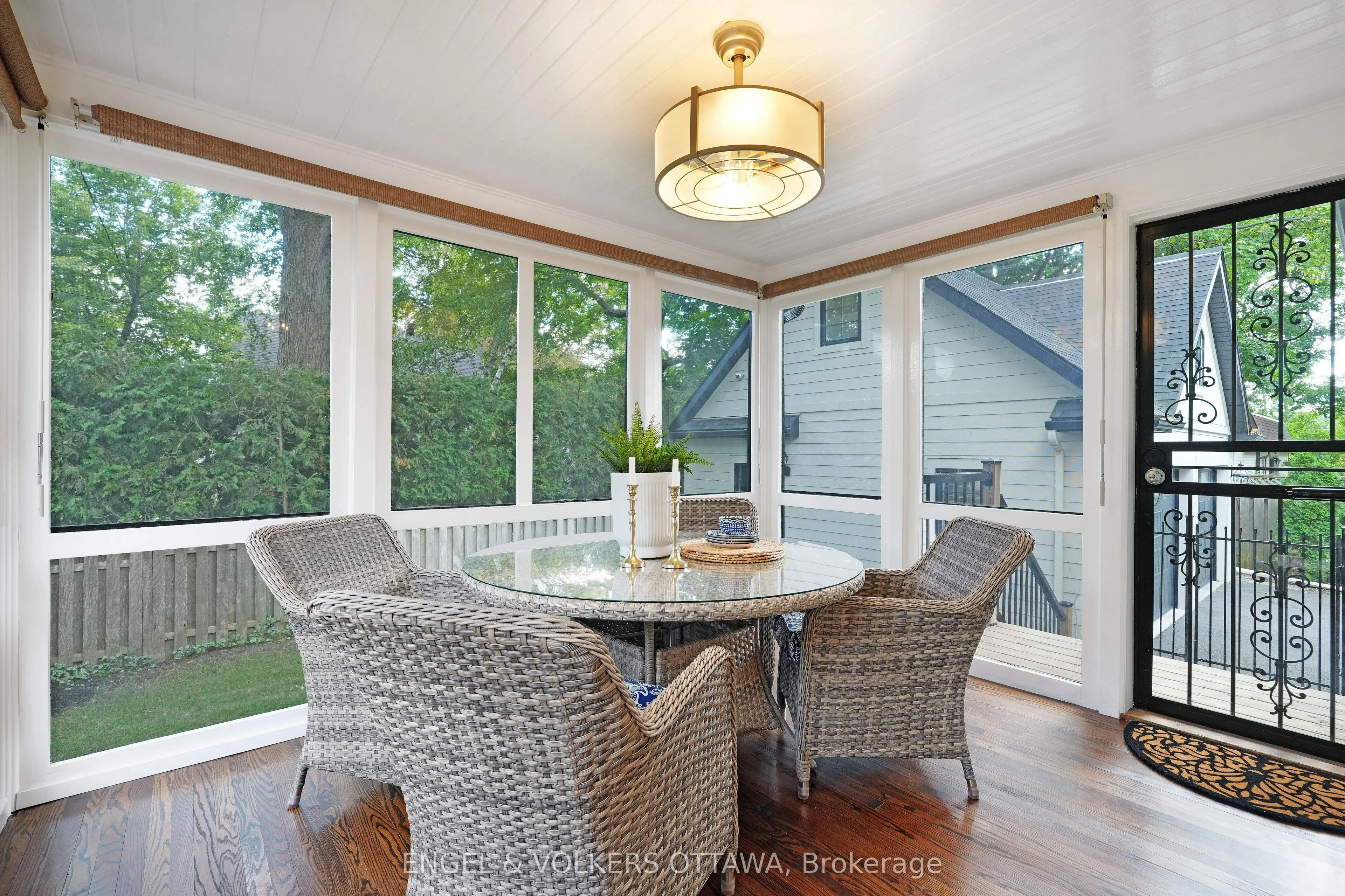 386 Ashbury Road