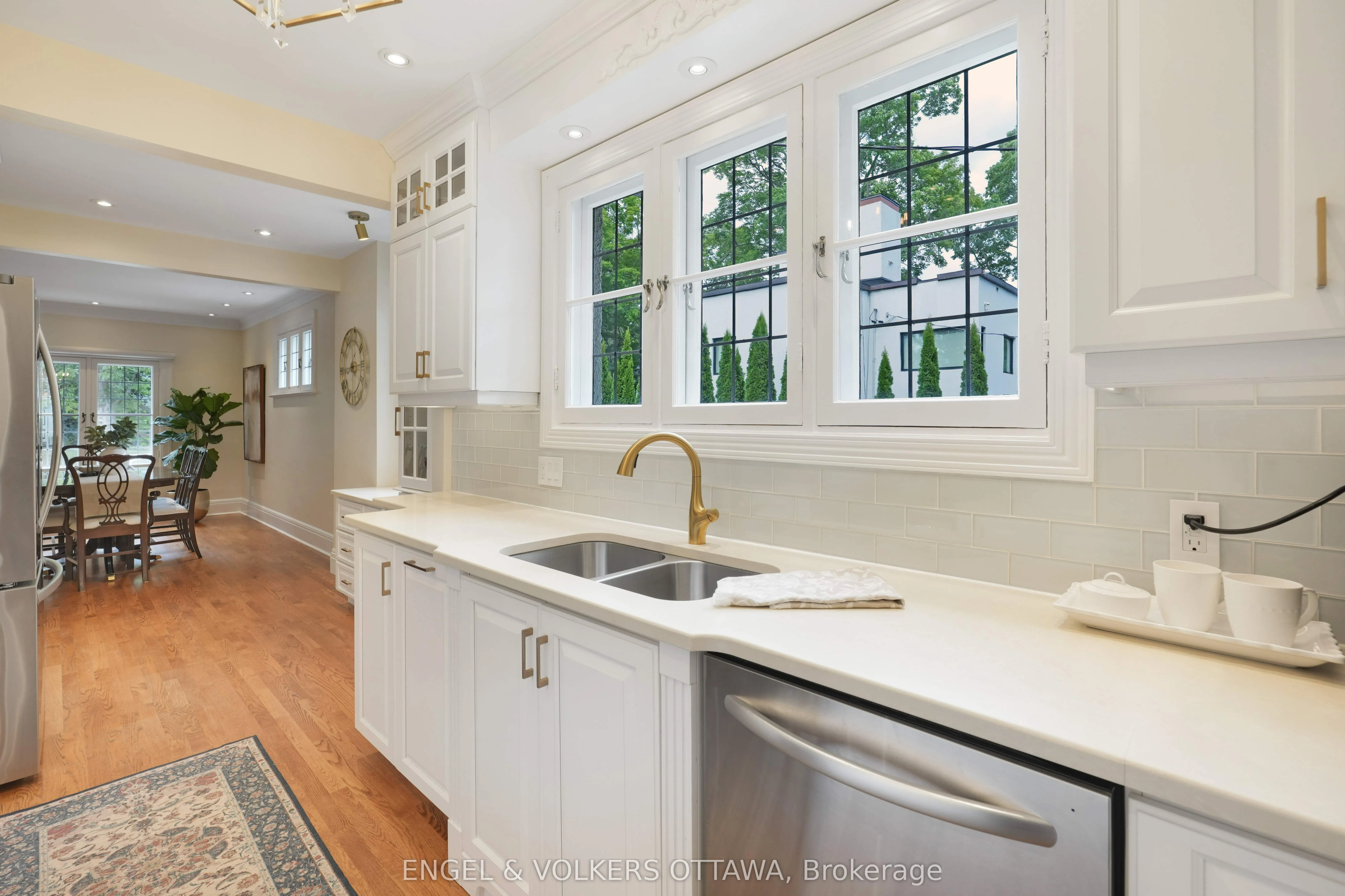 386 Ashbury Road